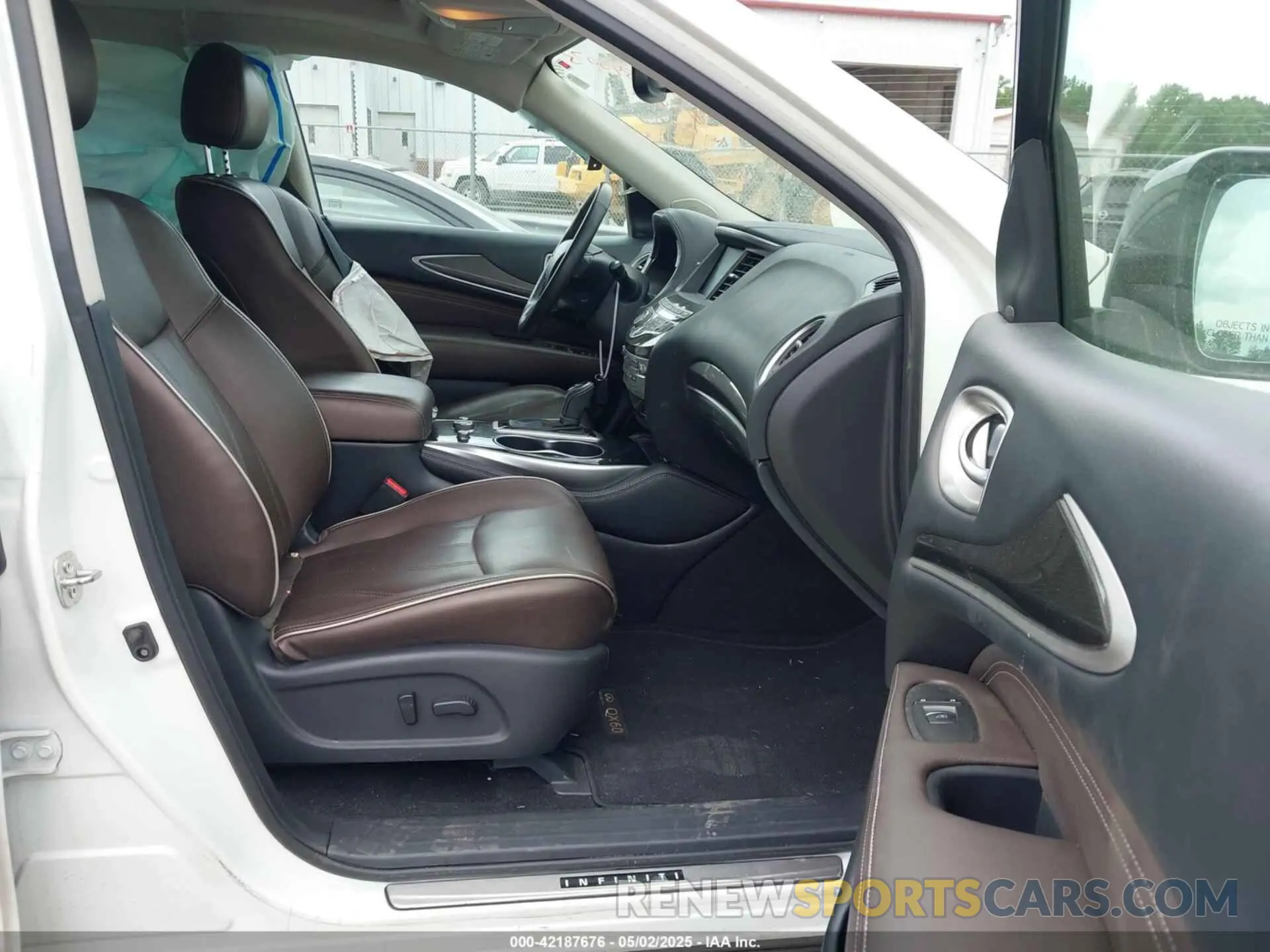 5 Photograph of a damaged car 5N1DL0MN0KC519691 INFINITI QX60 2019