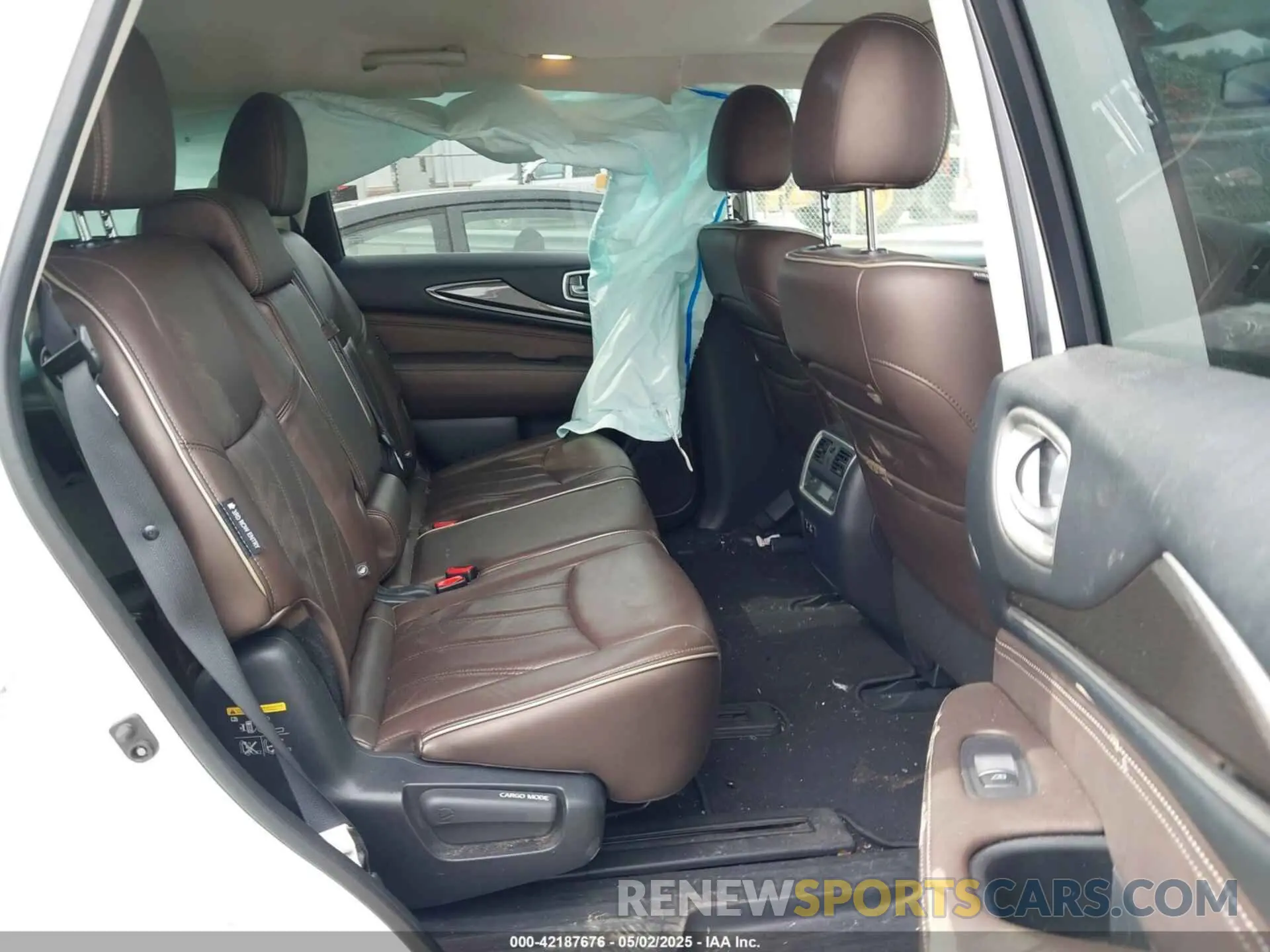 8 Photograph of a damaged car 5N1DL0MN0KC519691 INFINITI QX60 2019