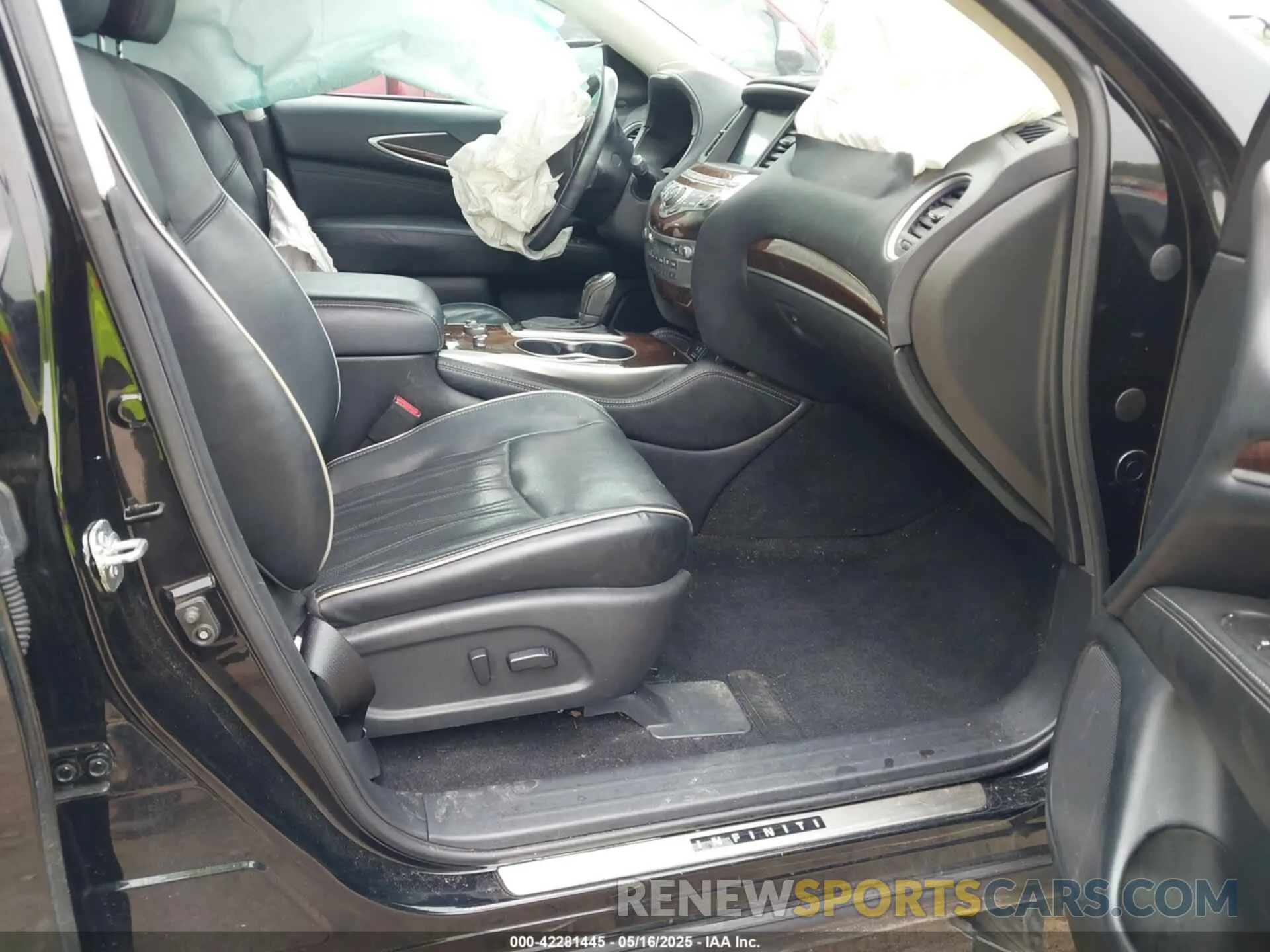 5 Photograph of a damaged car 5N1DL0MN0KC562508 INFINITI QX60 2019