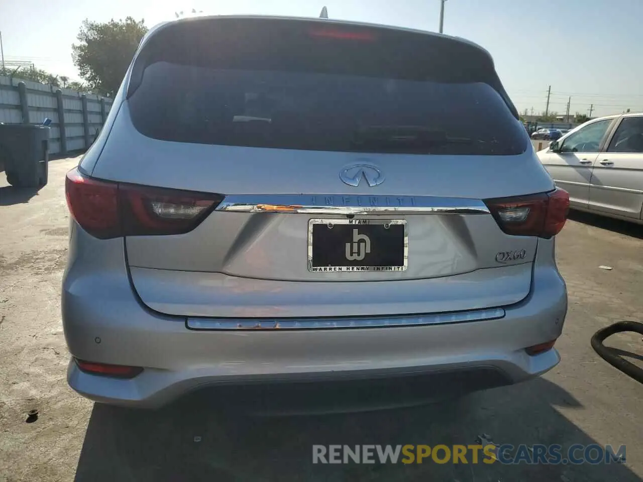 6 Photograph of a damaged car 5N1DL0MN2KC500690 INFINITI QX60 2019