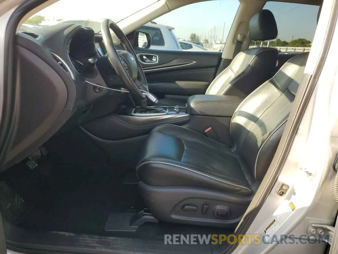 7 Photograph of a damaged car 5N1DL0MN2KC500690 INFINITI QX60 2019