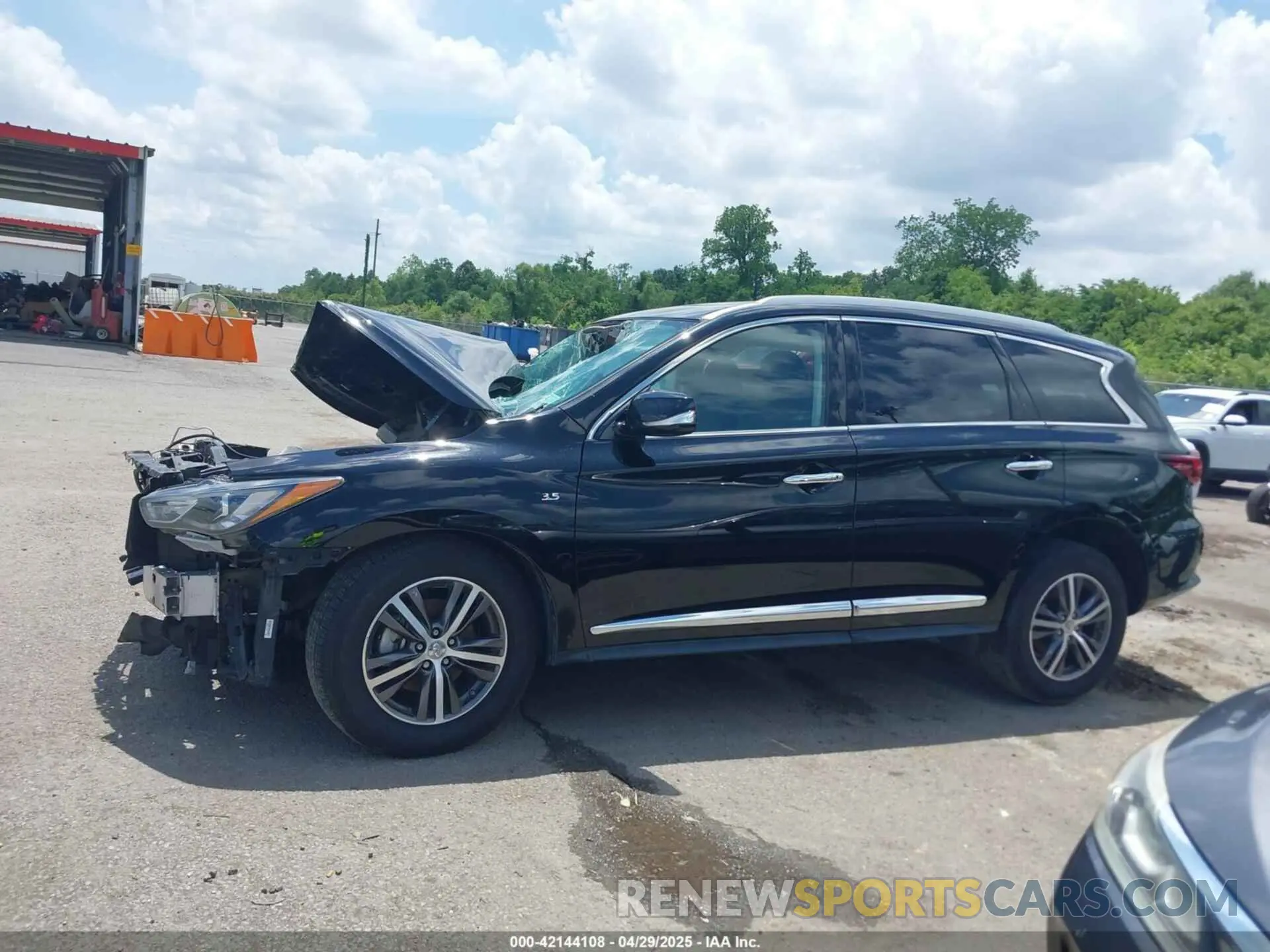 14 Photograph of a damaged car 5N1DL0MN3KC516817 INFINITI QX60 2019