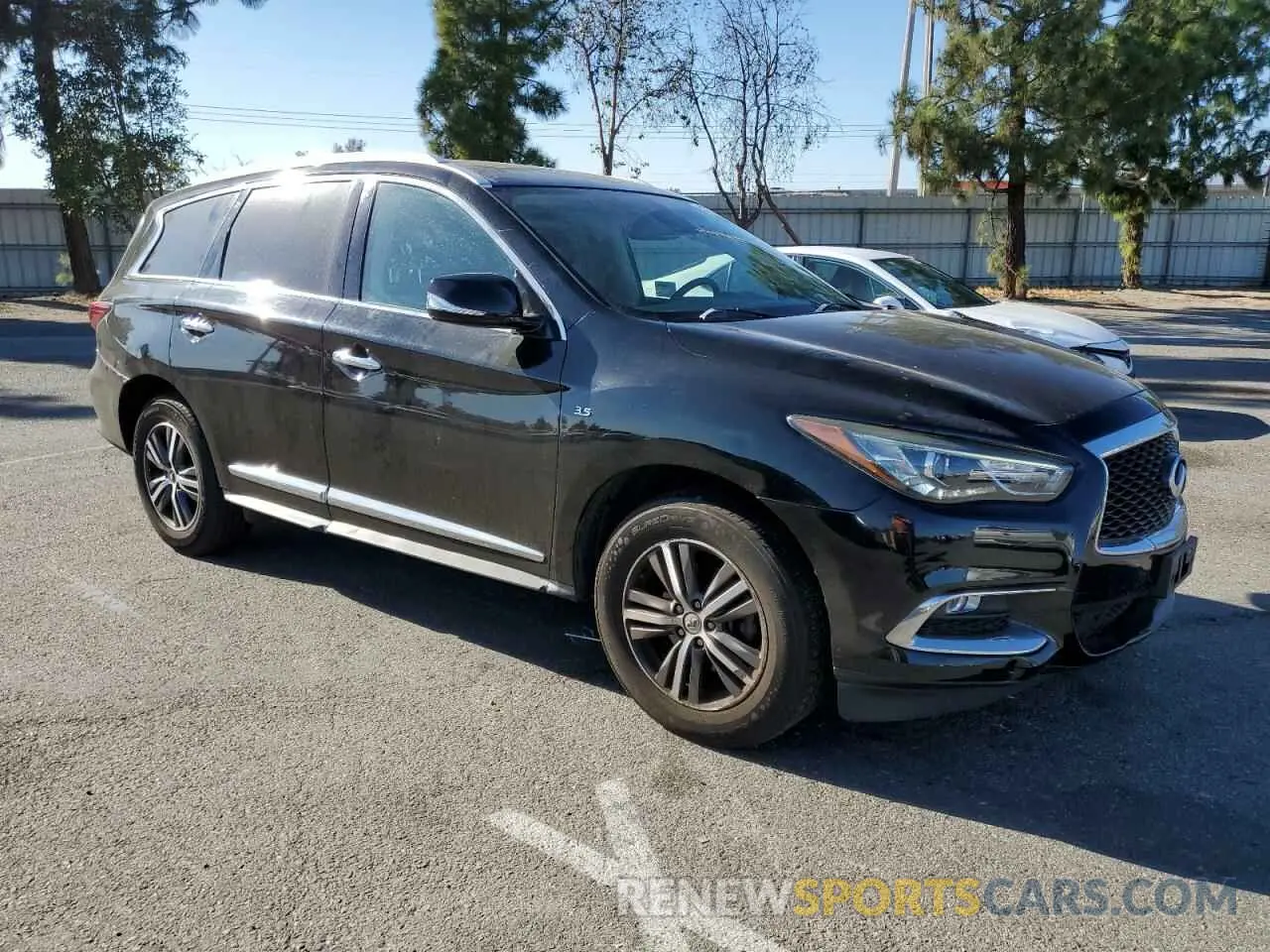 4 Photograph of a damaged car 5N1DL0MN6KC516732 INFINITI QX60 2019