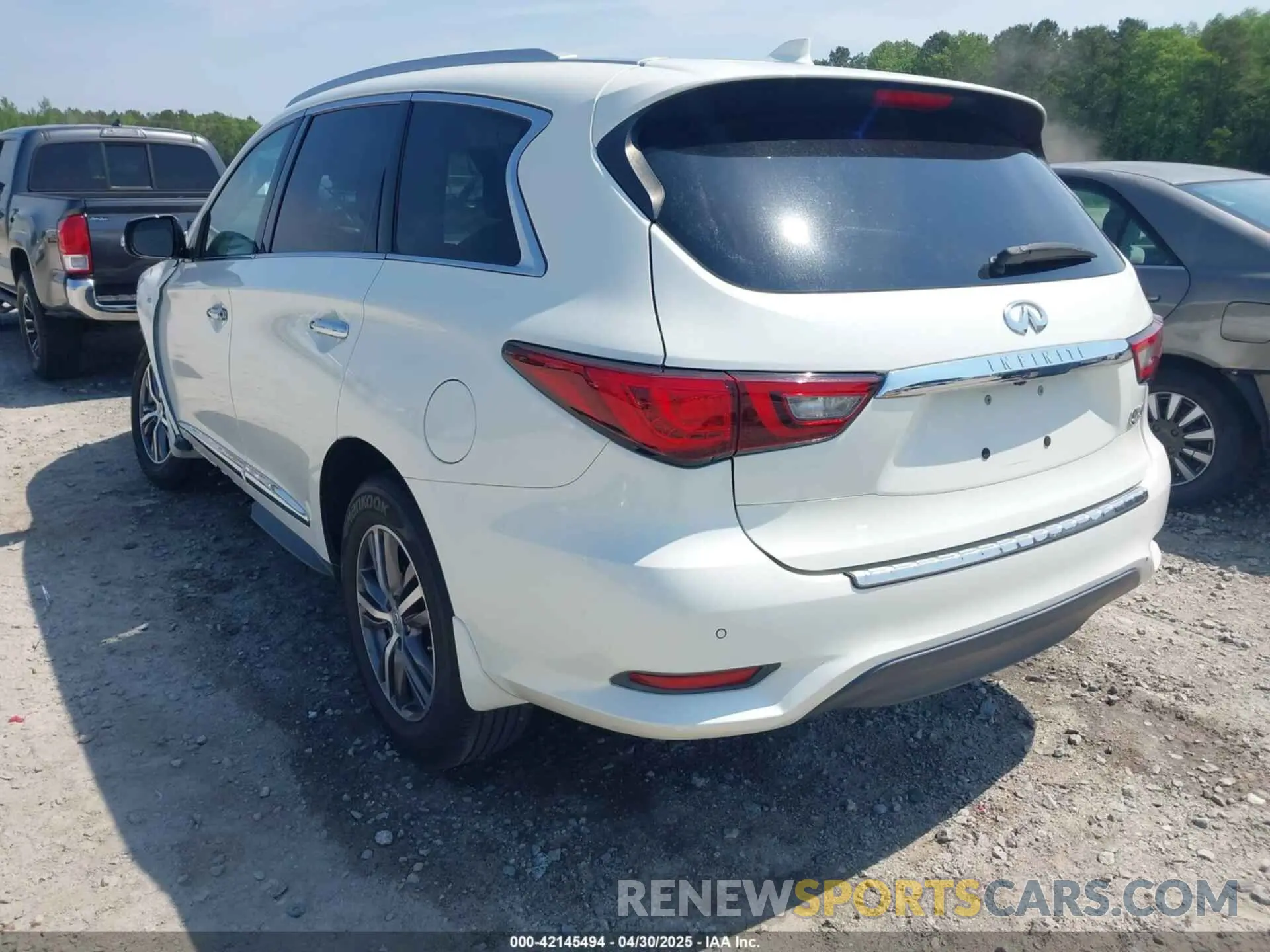 3 Photograph of a damaged car 5N1DL0MN7KC501009 INFINITI QX60 2019