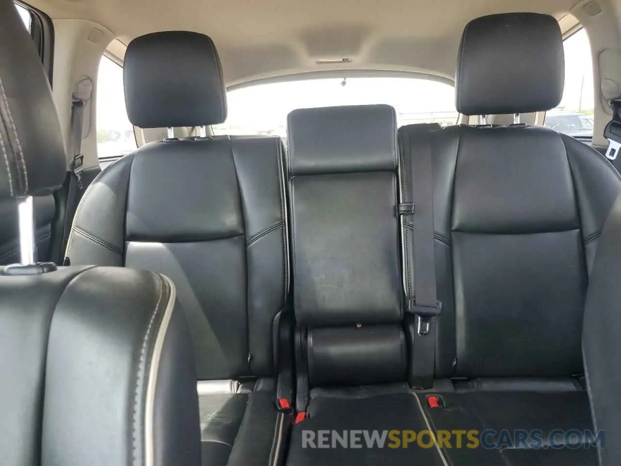 10 Photograph of a damaged car 5N1DL0MN7KC503343 INFINITI QX60 2019