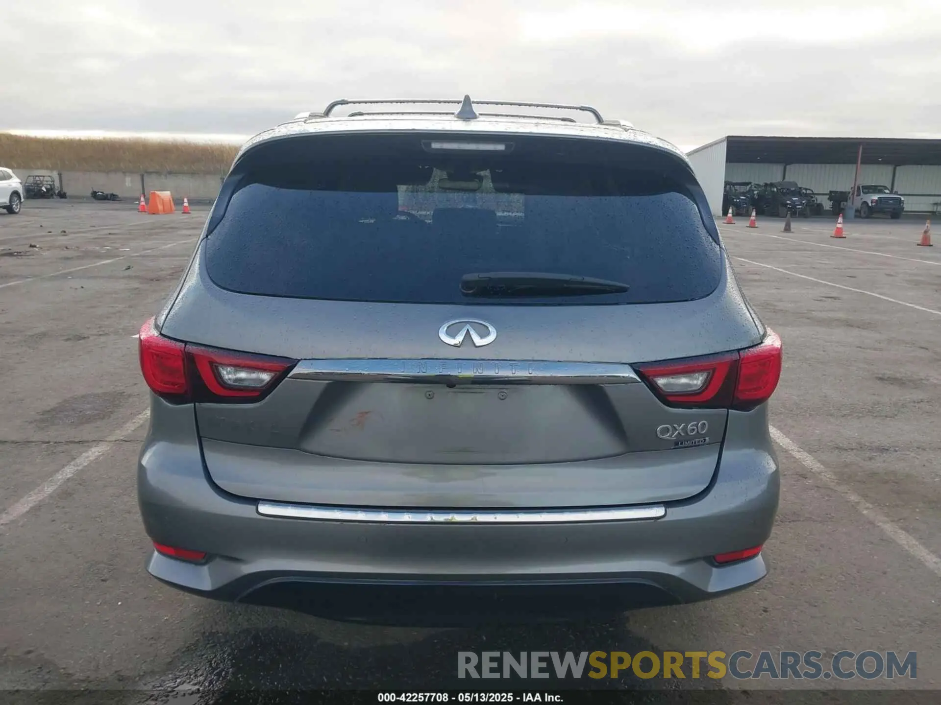 16 Photograph of a damaged car 5N1DL0MN7KC522605 INFINITI QX60 2019