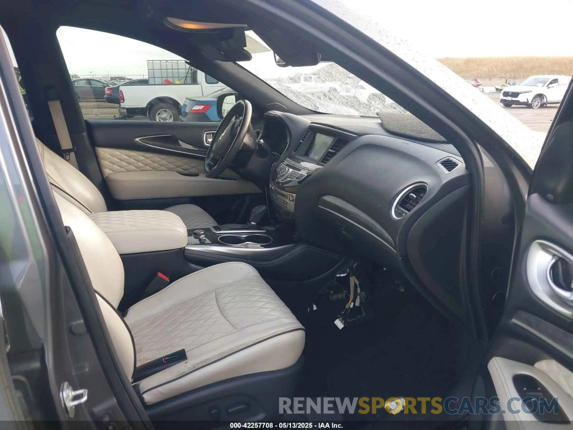 5 Photograph of a damaged car 5N1DL0MN7KC522605 INFINITI QX60 2019