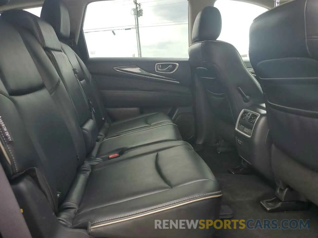10 Photograph of a damaged car 5N1DL0MN9KC566203 INFINITI QX60 2019