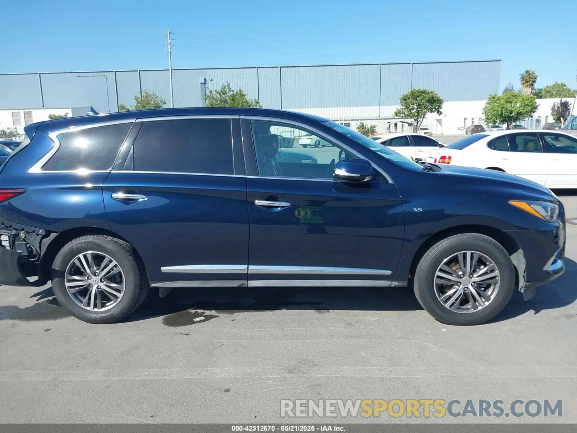 13 Photograph of a damaged car 5N1DL0MN9KC567285 INFINITI QX60 2019