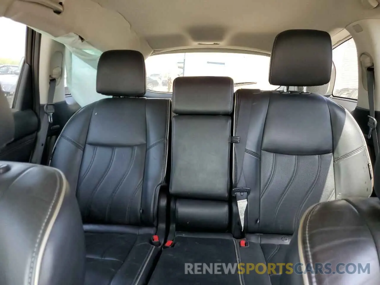 10 Photograph of a damaged car 5N1DL0MNXKC500419 INFINITI QX60 2019