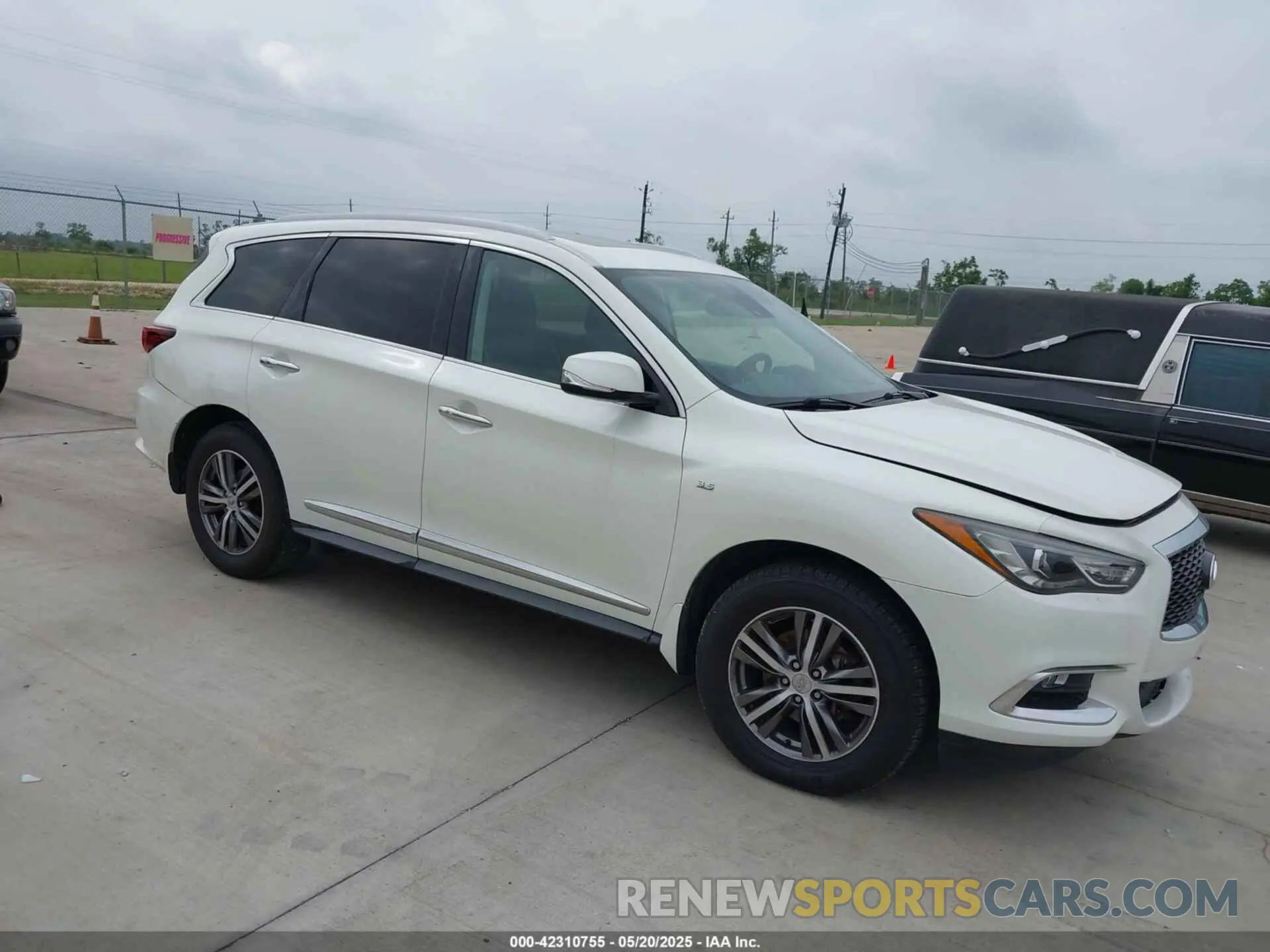 1 Photograph of a damaged car 5N1DL0MM0LC512832 INFINITI QX60 2020