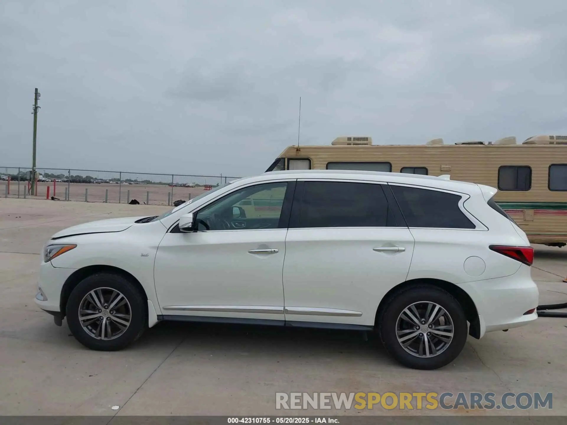 14 Photograph of a damaged car 5N1DL0MM0LC512832 INFINITI QX60 2020