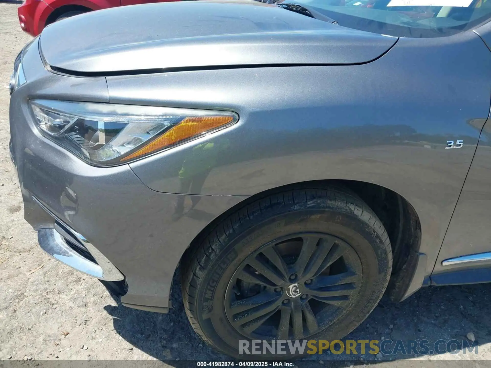 19 Photograph of a damaged car 5N1DL0MM1LC535066 INFINITI QX60 2020