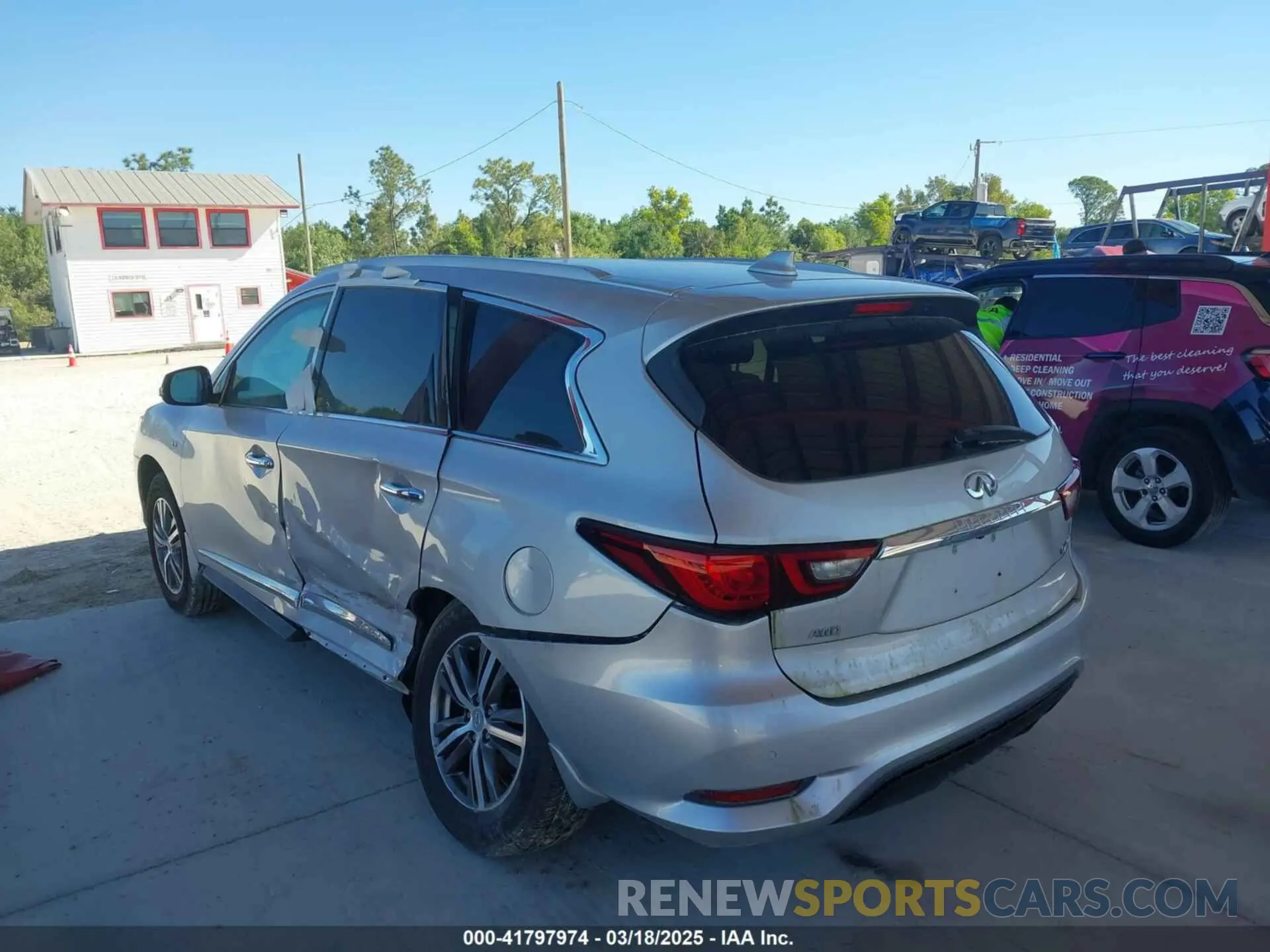 3 Photograph of a damaged car 5N1DL0MM2LC503968 INFINITI QX60 2020