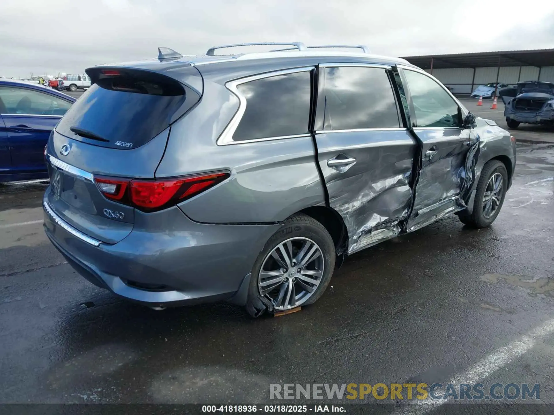 4 Photograph of a damaged car 5N1DL0MM2LC539675 INFINITI QX60 2020