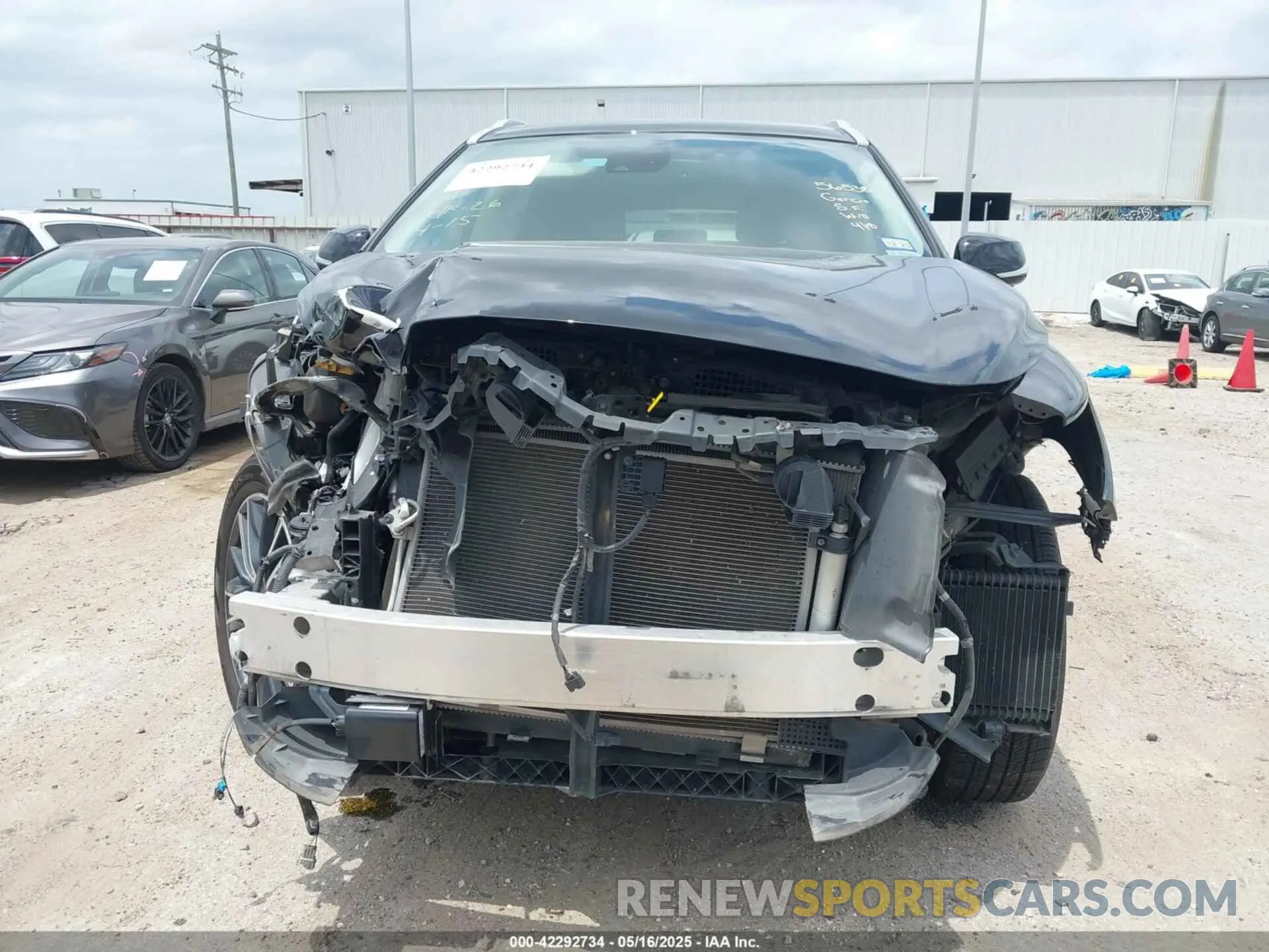 13 Photograph of a damaged car 5N1DL0MM3LC524411 INFINITI QX60 2020
