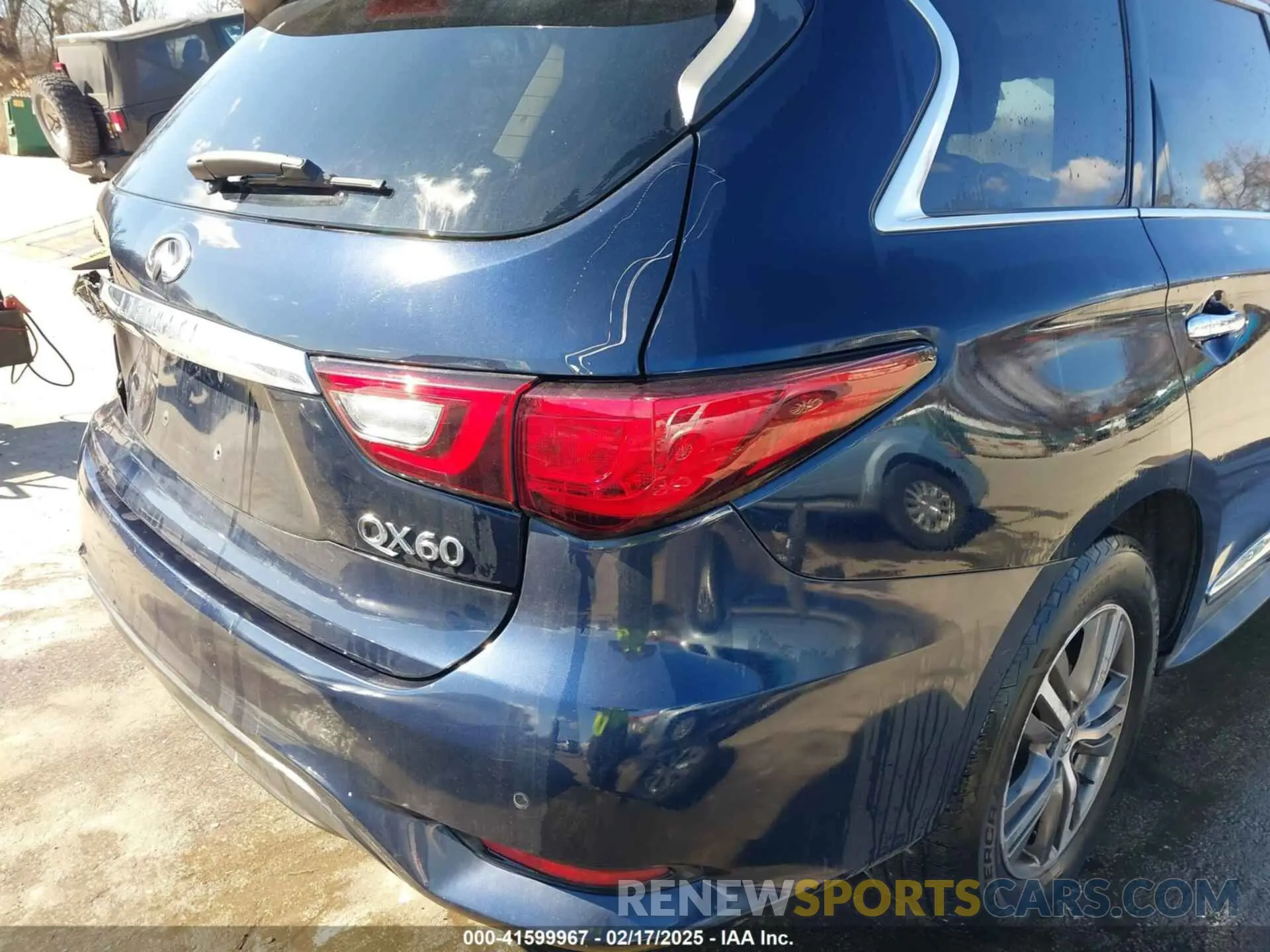 17 Photograph of a damaged car 5N1DL0MM5LC518335 INFINITI QX60 2020