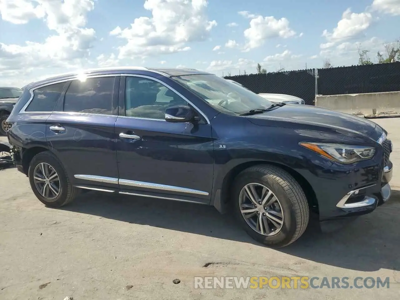 4 Photograph of a damaged car 5N1DL0MM5LC521896 INFINITI QX60 2020