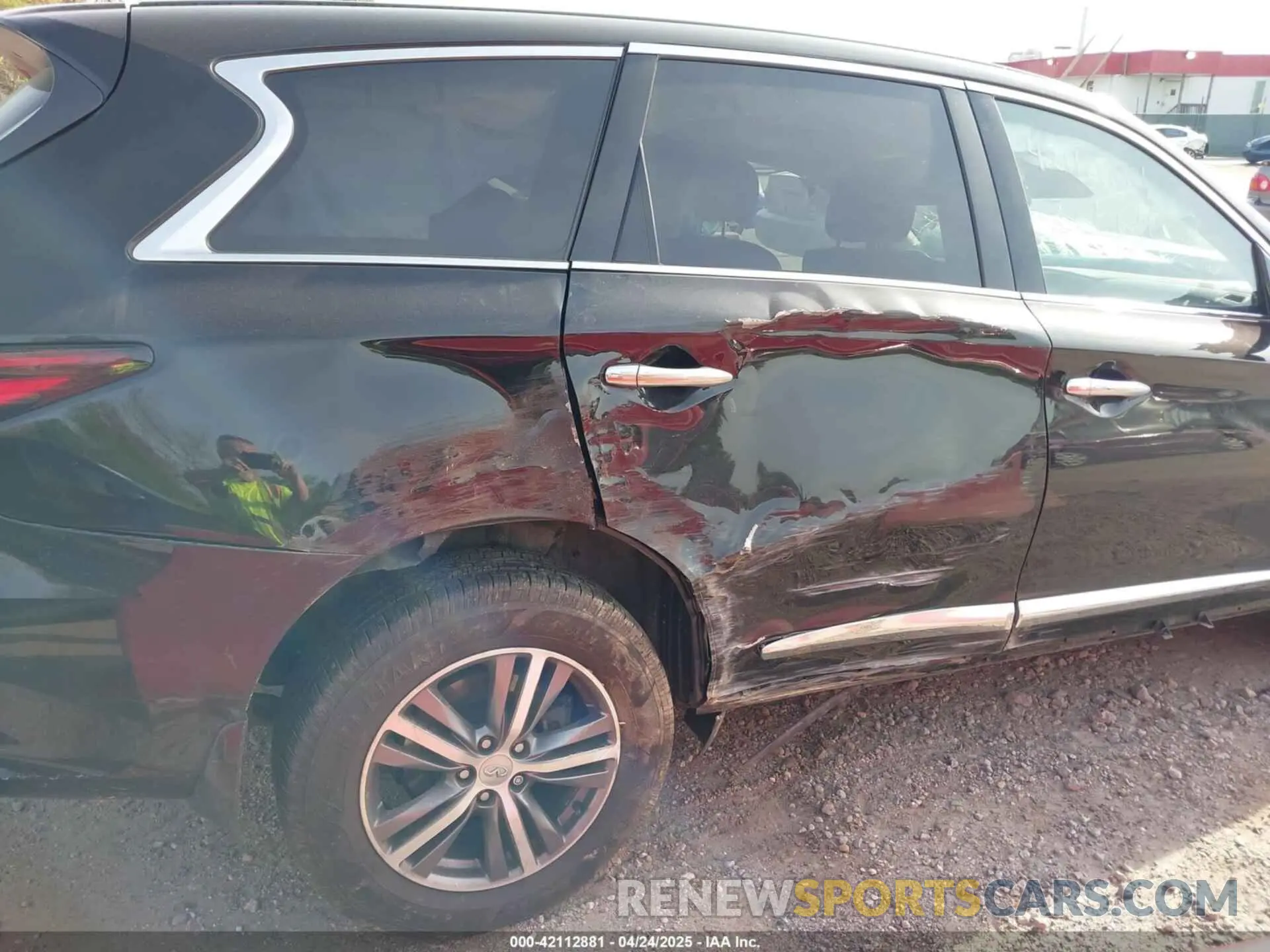 19 Photograph of a damaged car 5N1DL0MM7LC540417 INFINITI QX60 2020