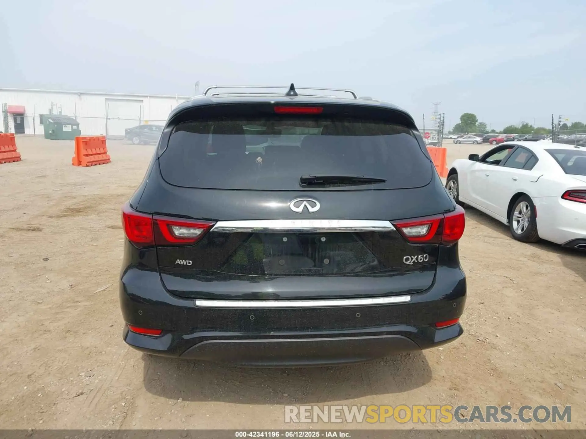 16 Photograph of a damaged car 5N1DL0MMXLC513079 INFINITI QX60 2020