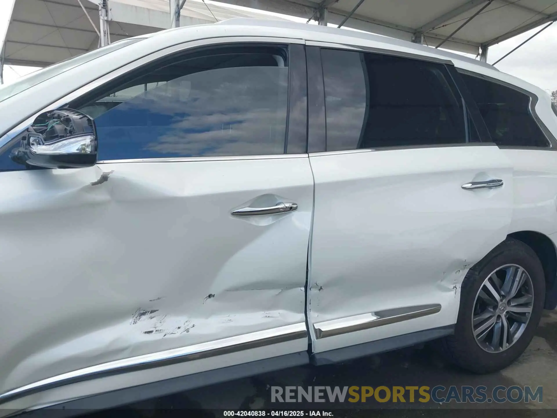 6 Photograph of a damaged car 5N1DL0MN1LC508135 INFINITI QX60 2020