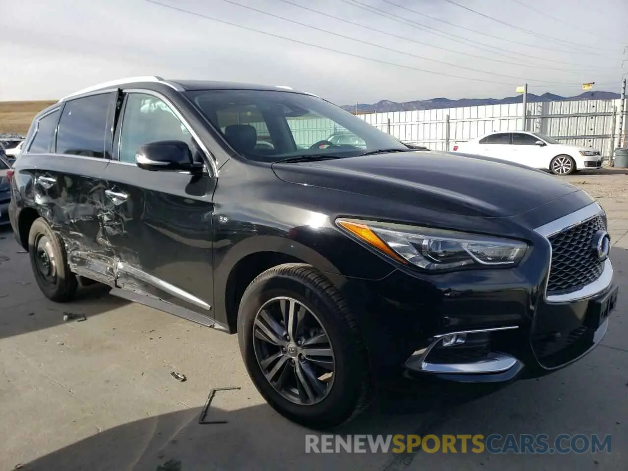4 Photograph of a damaged car 5N1DL0MN2LC515367 INFINITI QX60 2020