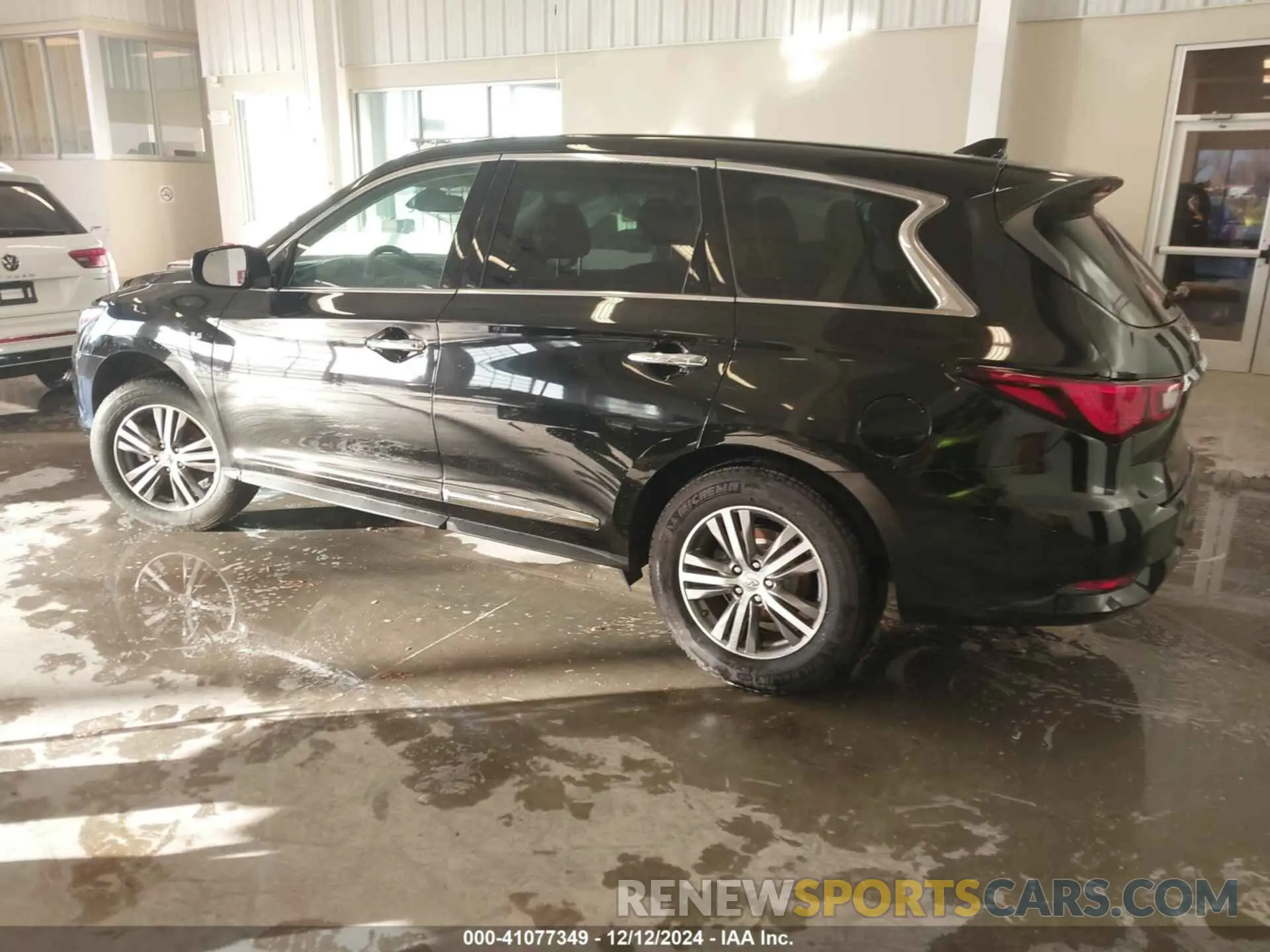 3 Photograph of a damaged car 5N1DL0MN3LC533814 INFINITI QX60 2020