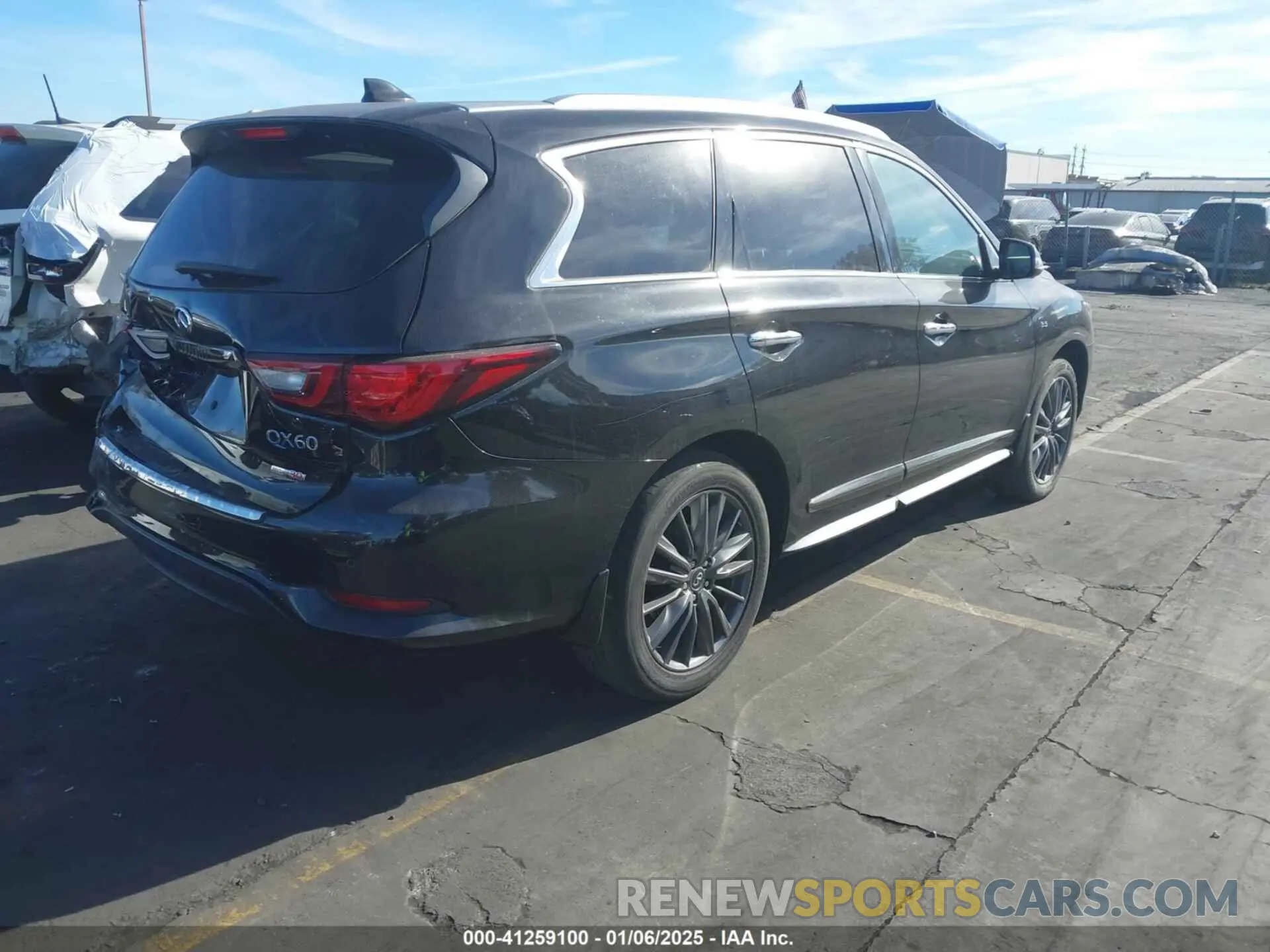 4 Photograph of a damaged car 5N1DL0MN5LC525763 INFINITI QX60 2020