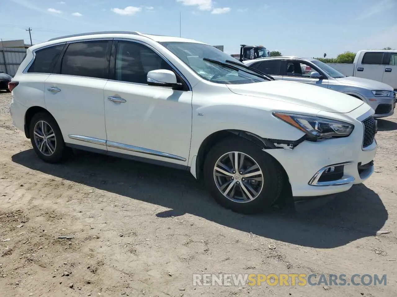 4 Photograph of a damaged car 5N1DL0MN6LC538117 INFINITI QX60 2020