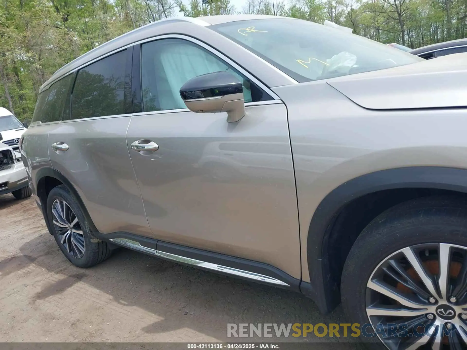 13 Photograph of a damaged car 5N1DL1GS7NC342925 INFINITI QX60 2022