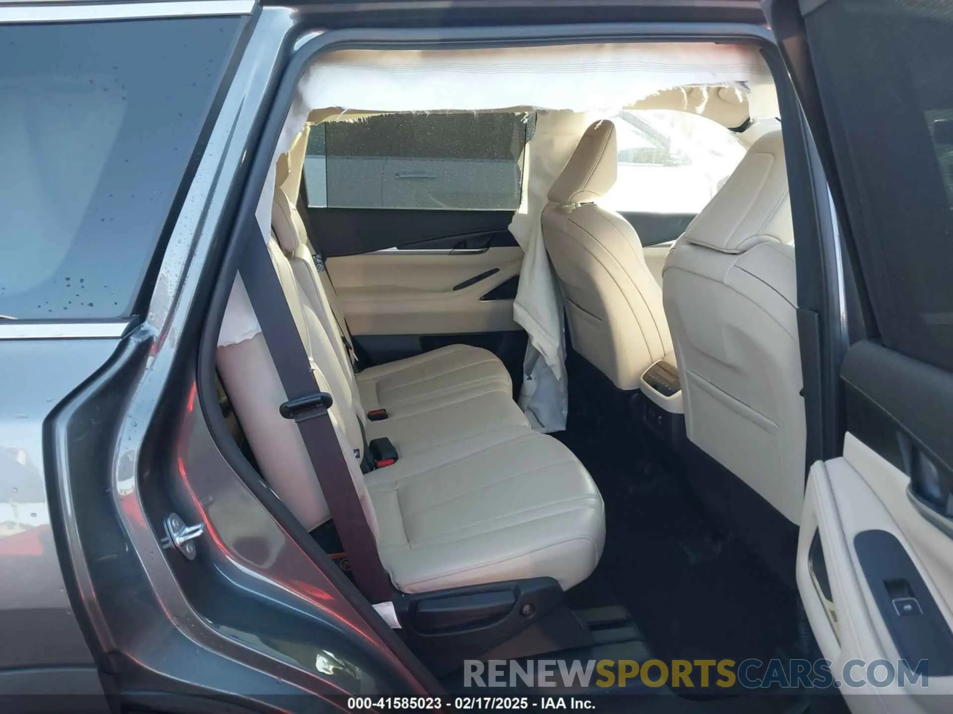 8 Photograph of a damaged car 5N1DL1GS4PC332940 INFINITI QX60 2023