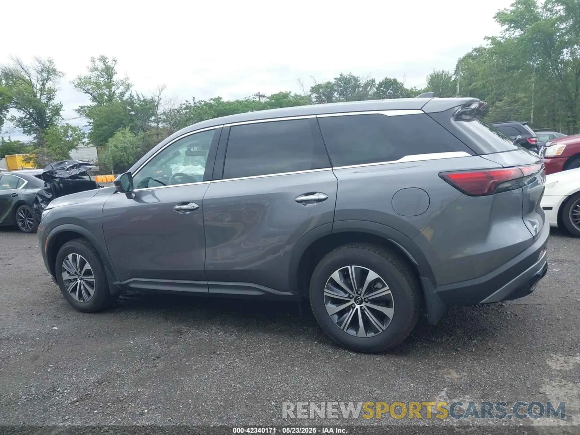 14 Photograph of a damaged car 5N1AL1ES1SC331789 INFINITI QX60 2025