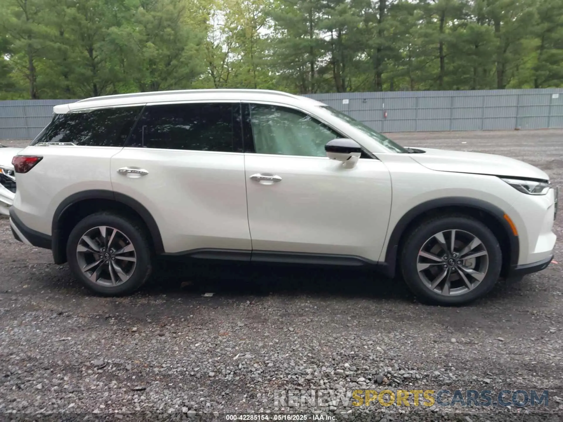 13 Photograph of a damaged car 5N1AL1FS6SC351230 INFINITI QX60 2025