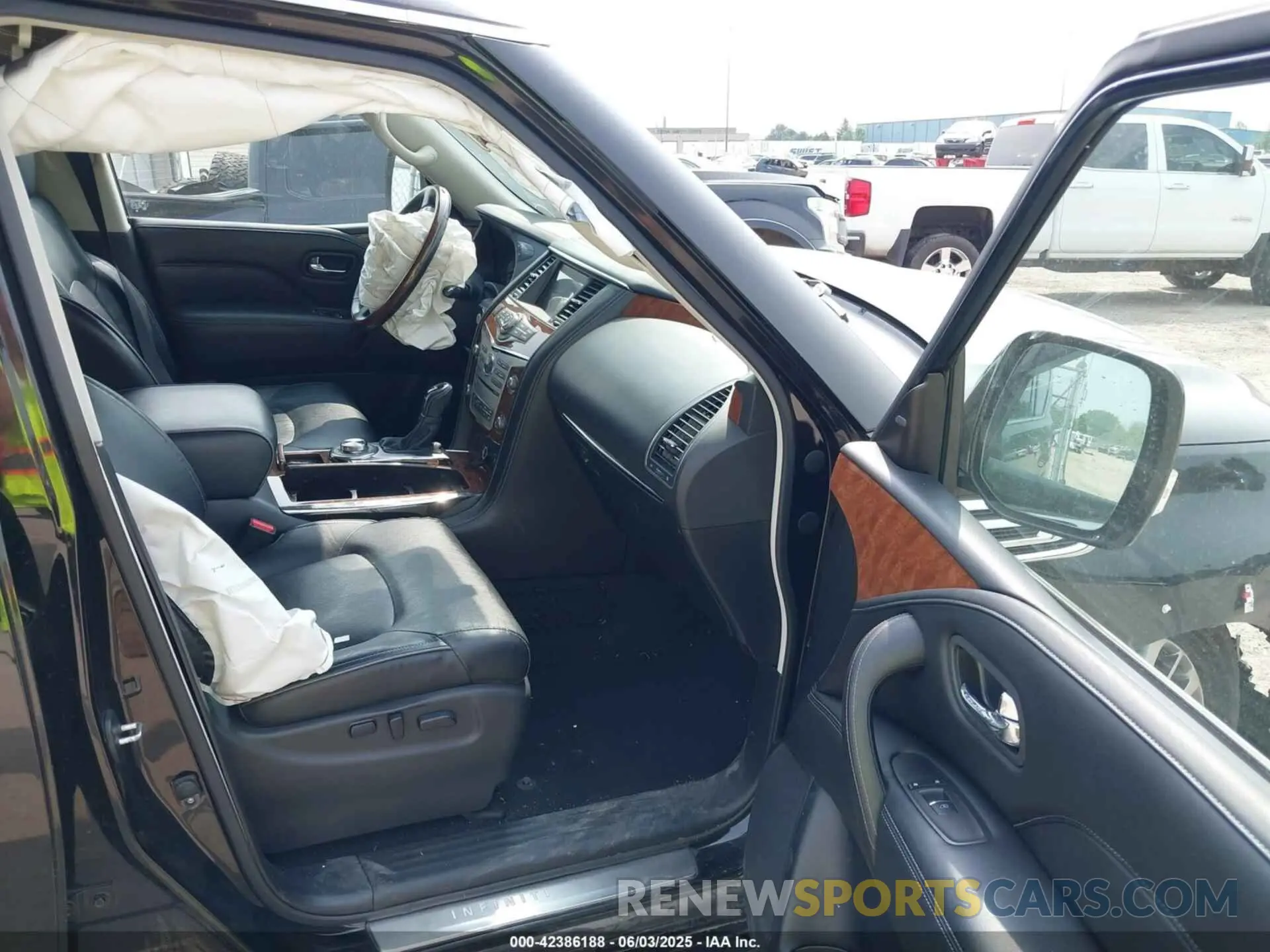 5 Photograph of a damaged car JN8AZ2NE3K9237269 INFINITI QX80 2019