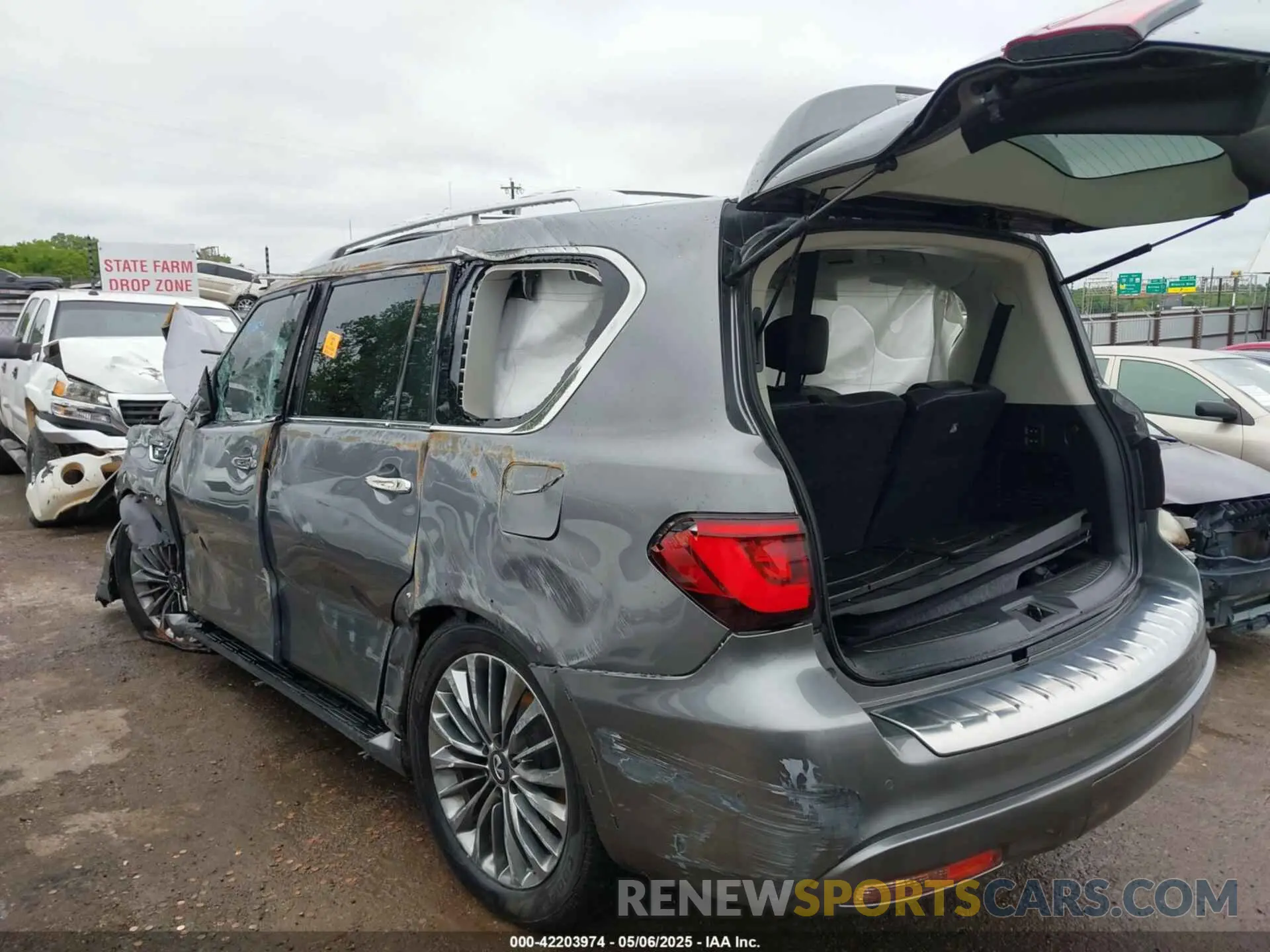 3 Photograph of a damaged car JN8AZ2NE9K9231220 INFINITI QX80 2019
