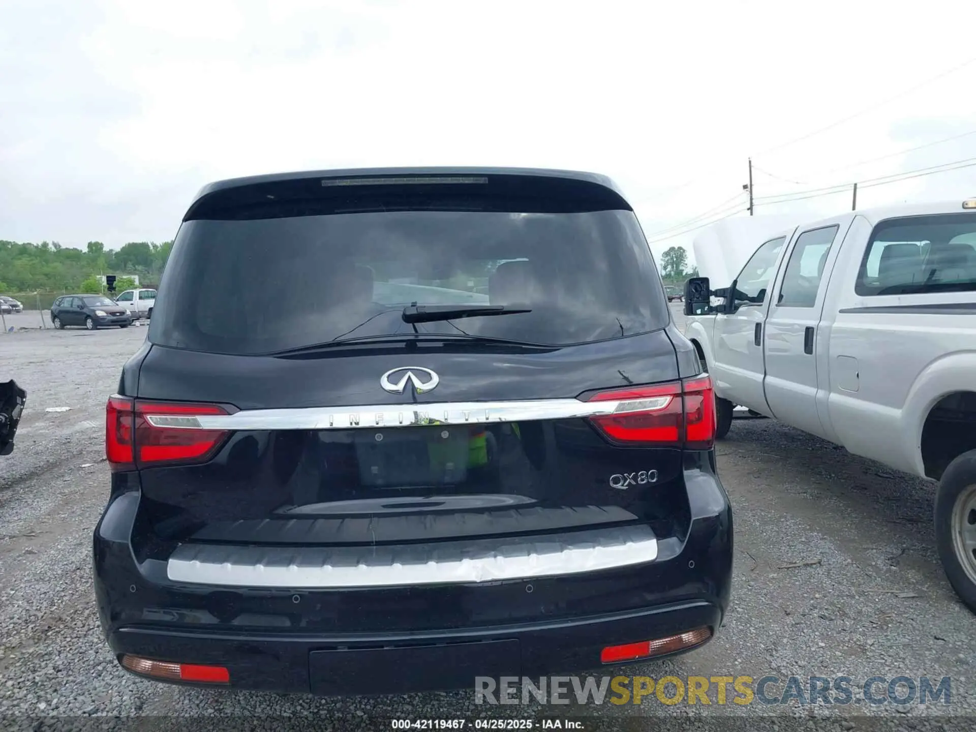 17 Photograph of a damaged car JN8AZ2NEXK9231176 INFINITI QX80 2019
