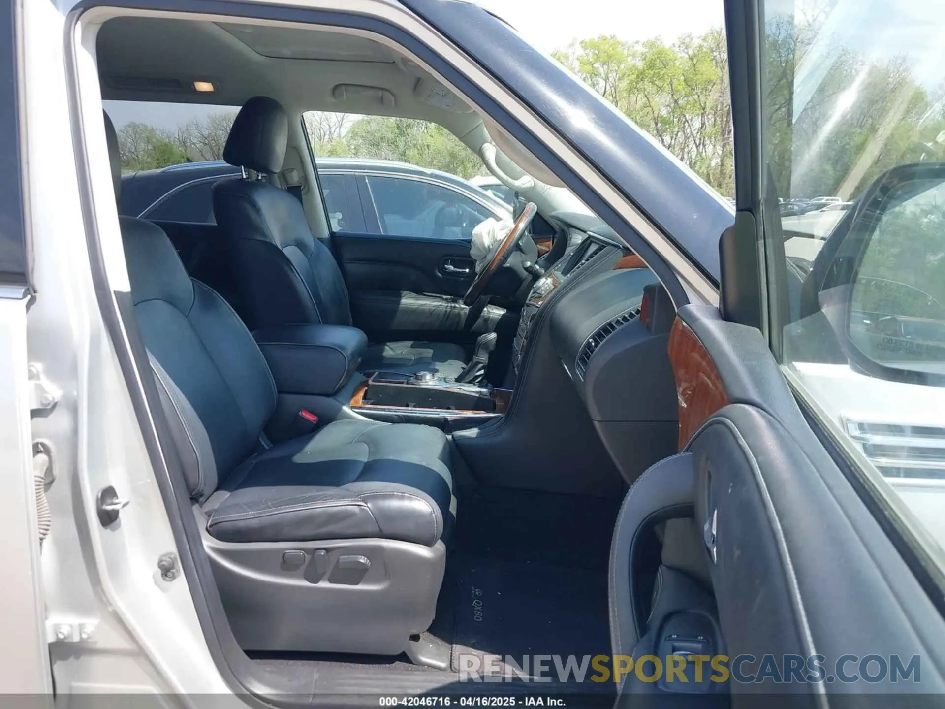 5 Photograph of a damaged car JN8AZ2NEXK9232098 INFINITI QX80 2019