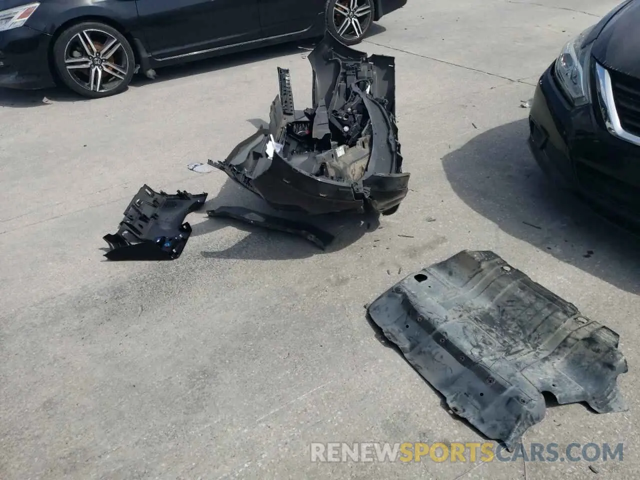 13 Photograph of a damaged car JN8AZ2NF0K9682268 INFINITI QX80 2019