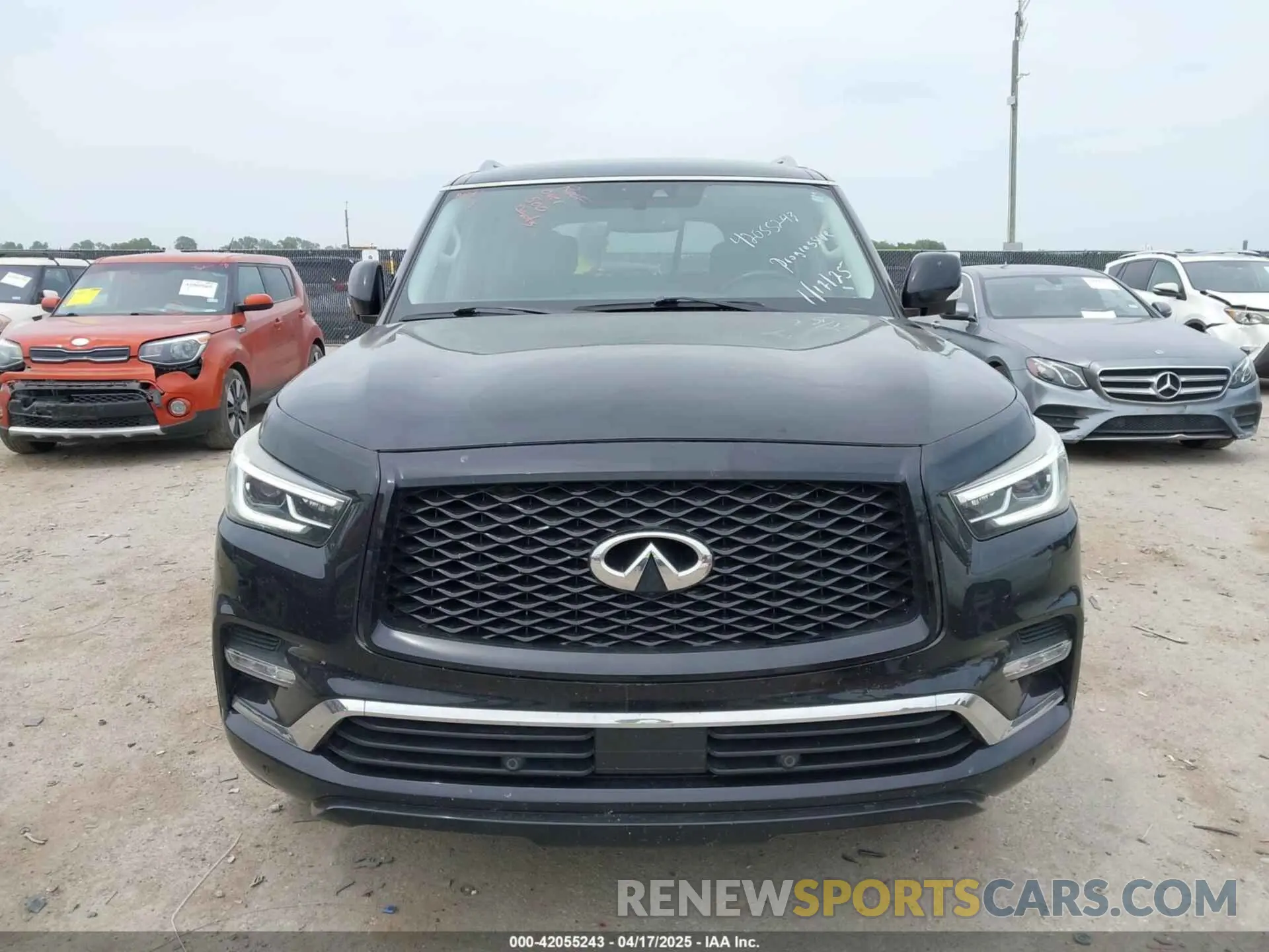 12 Фотография поврежденного автомобиля JN8AZ2NF1K9680402 INFINITI QX80 2019