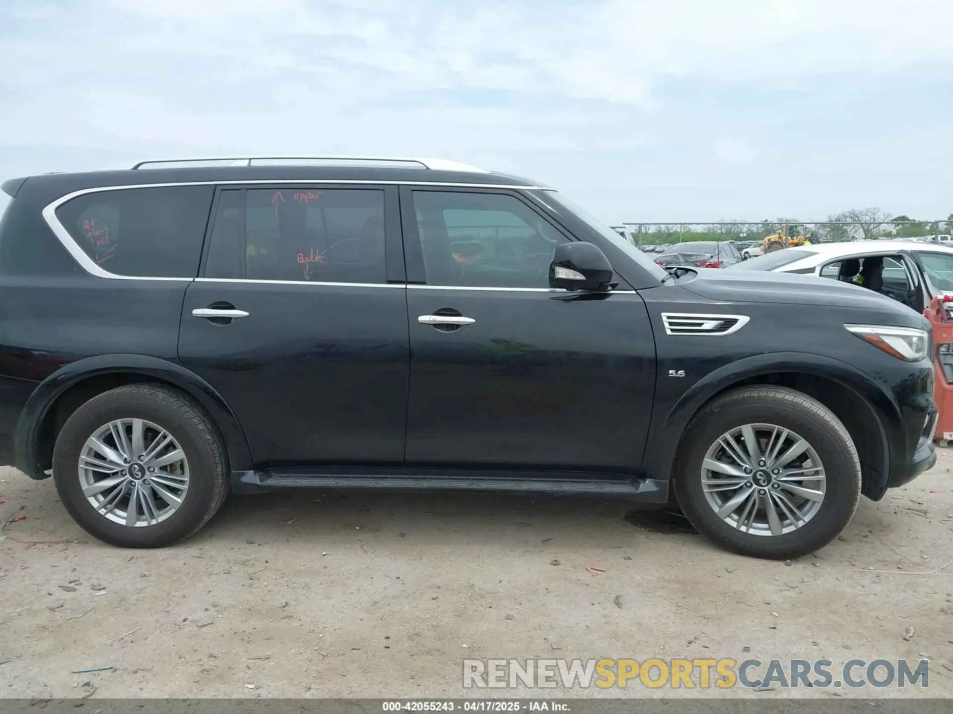 13 Фотография поврежденного автомобиля JN8AZ2NF1K9680402 INFINITI QX80 2019