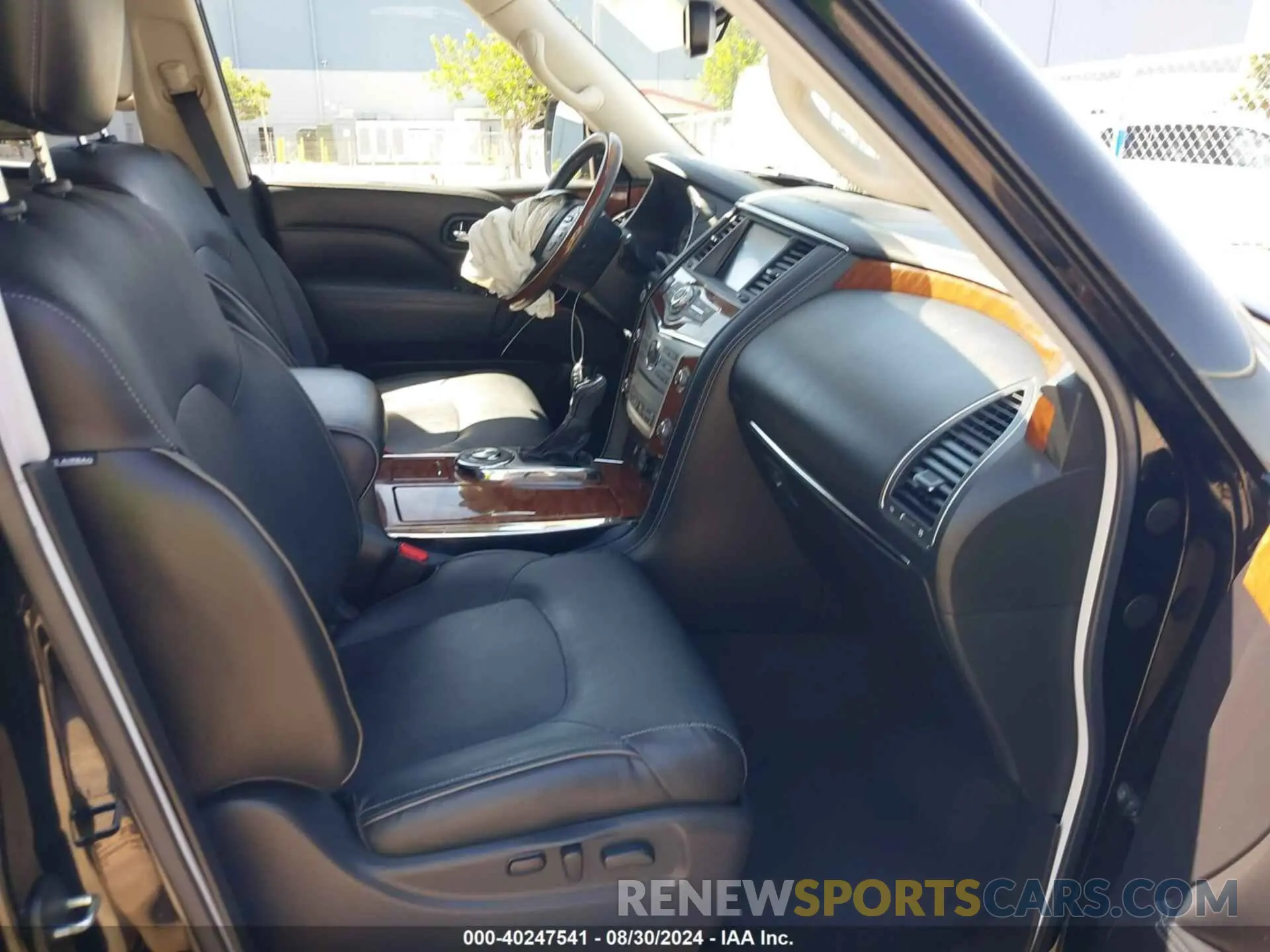 5 Photograph of a damaged car JN8AZ2NF9K9681992 INFINITI QX80 2019