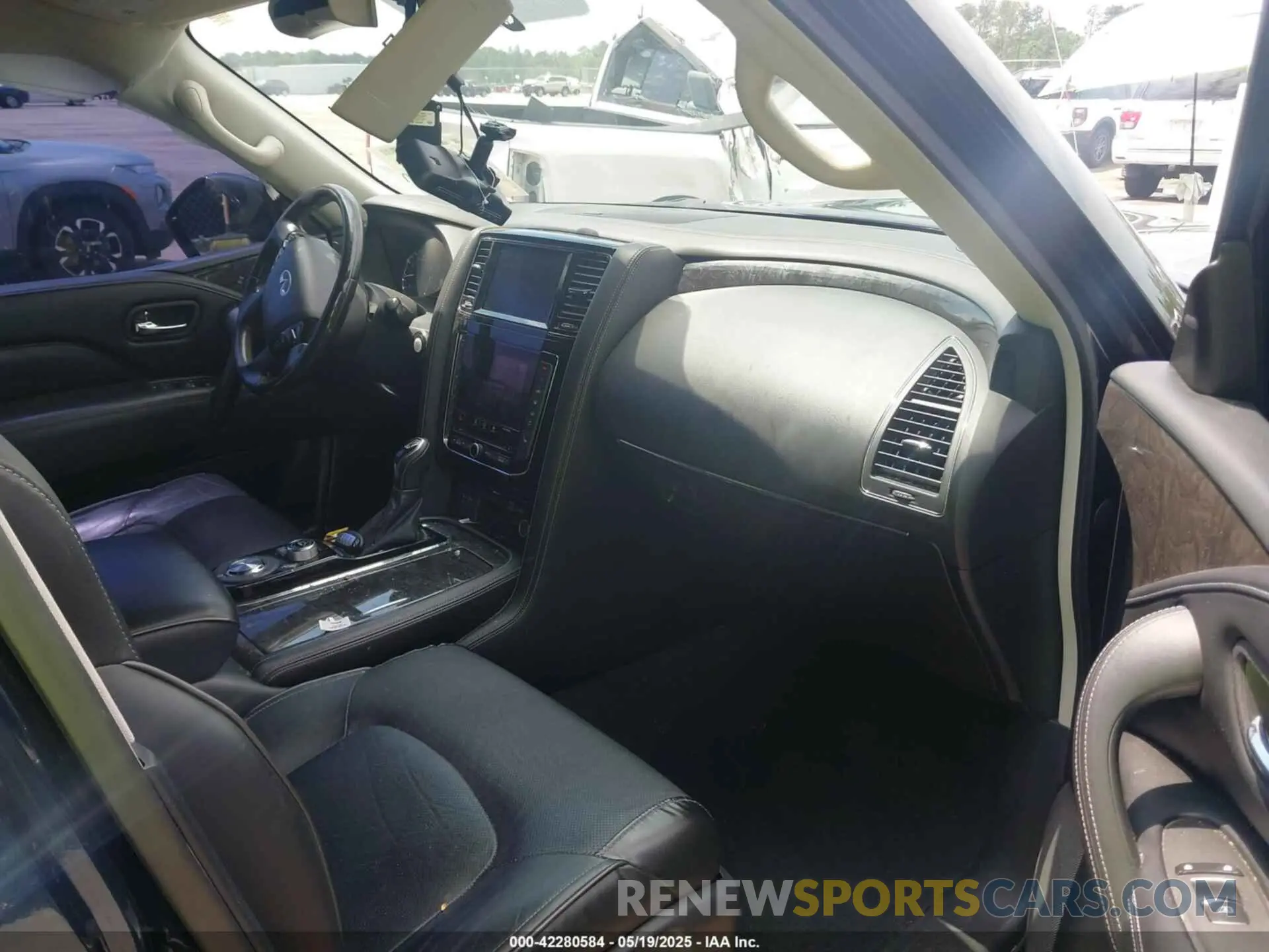 5 Photograph of a damaged car JN8AZ2NF4L9704435 INFINITI QX80 2020