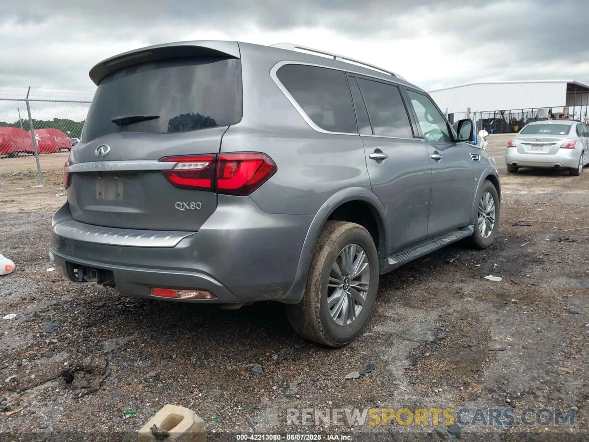4 Photograph of a damaged car JN8AZ2NF5L9705321 INFINITI QX80 2020