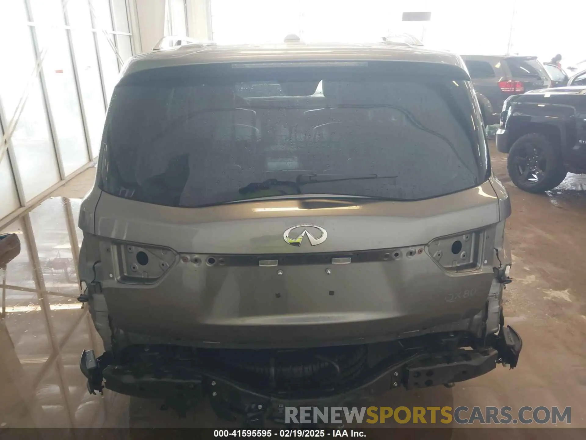 17 Фотография поврежденного автомобиля JN8AZ2NF6L9704002 INFINITI QX80 2020
