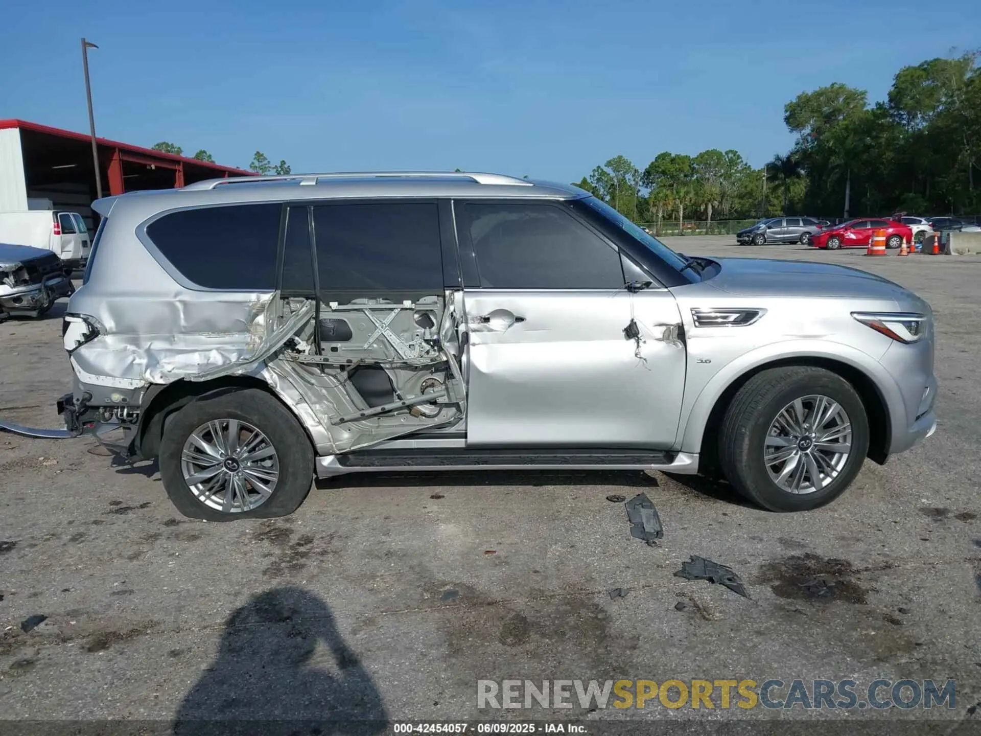 14 Фотография поврежденного автомобиля JN8AZ2NF8L9704194 INFINITI QX80 2020