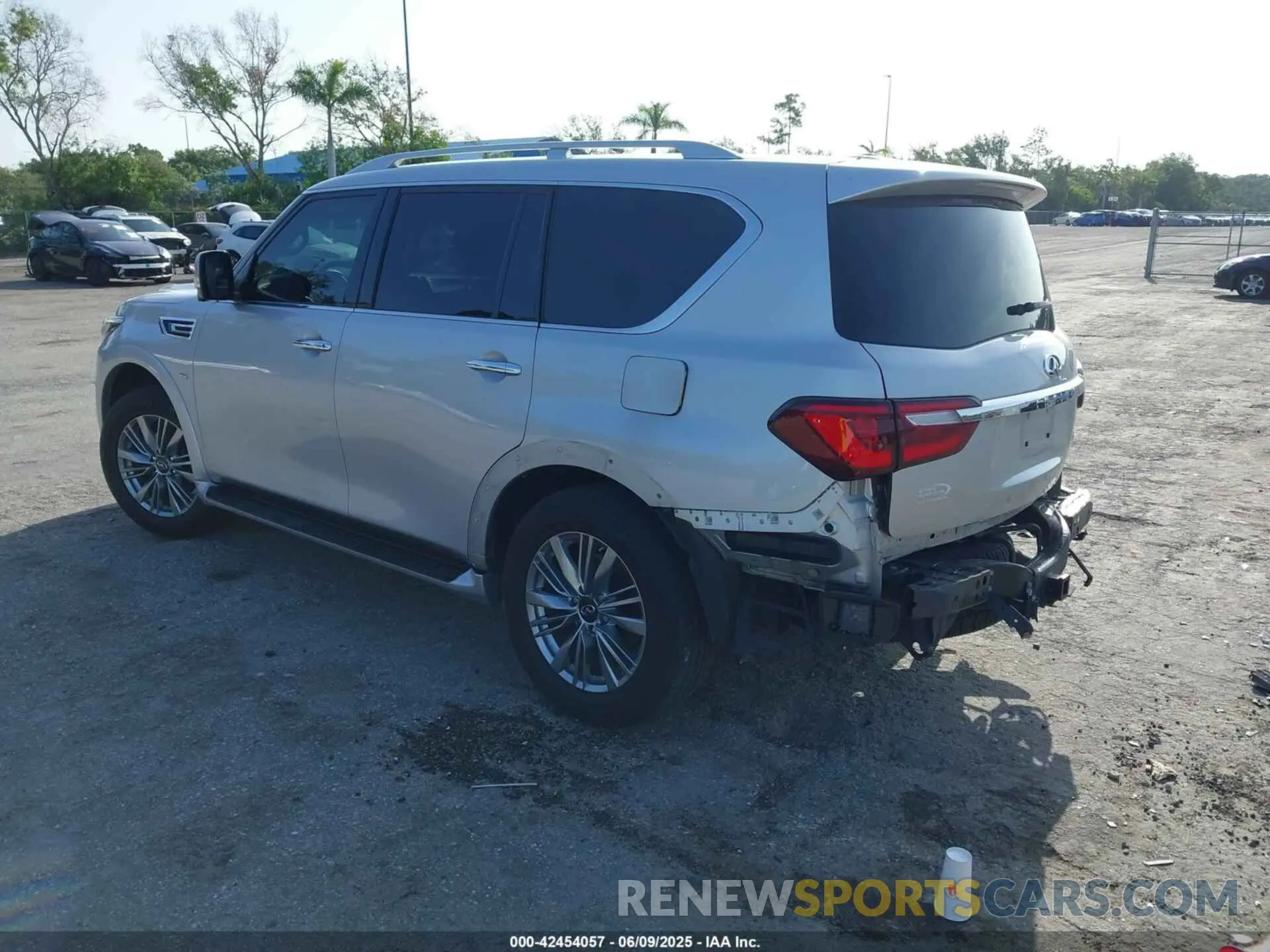 3 Фотография поврежденного автомобиля JN8AZ2NF8L9704194 INFINITI QX80 2020