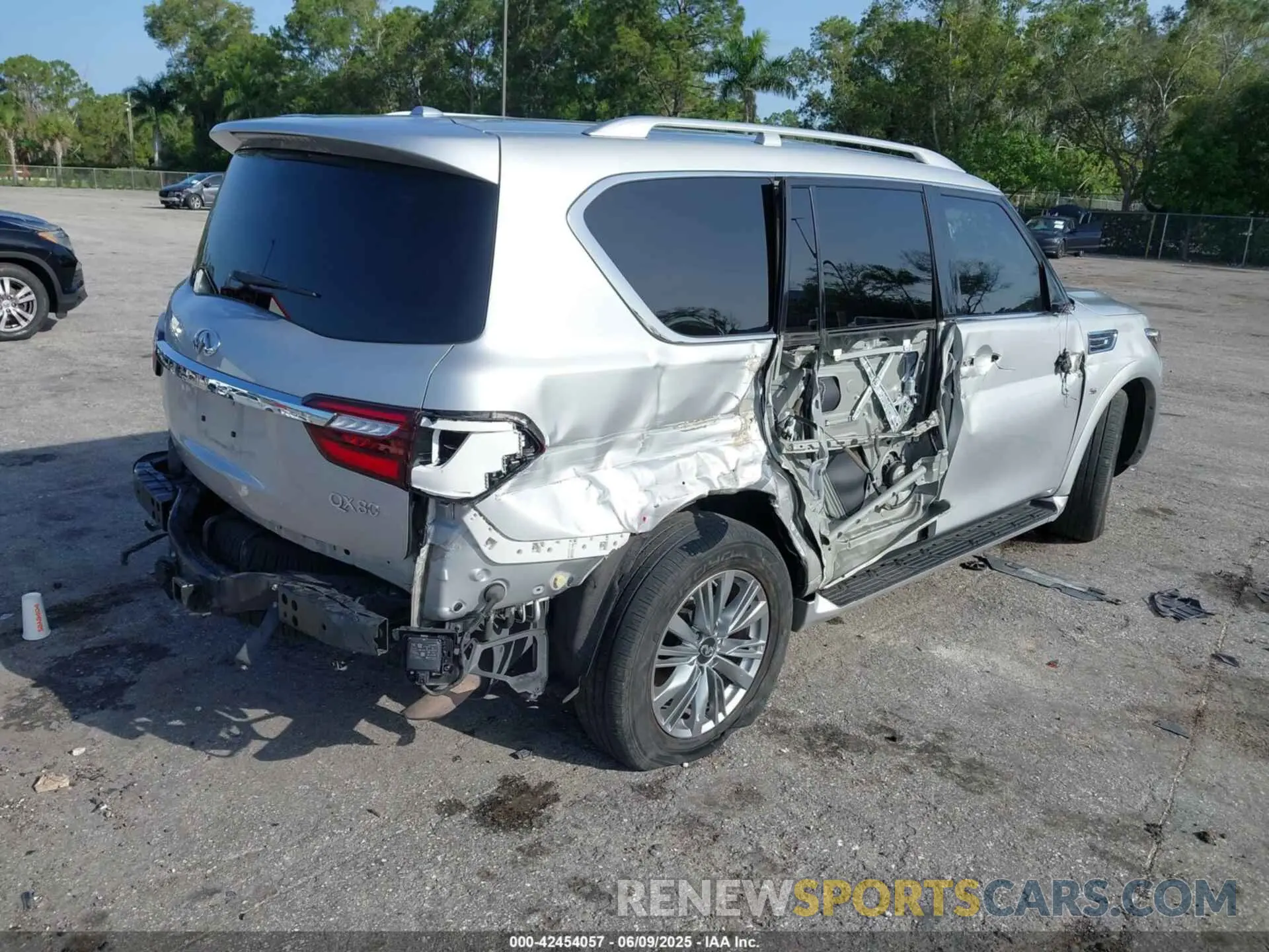 4 Фотография поврежденного автомобиля JN8AZ2NF8L9704194 INFINITI QX80 2020