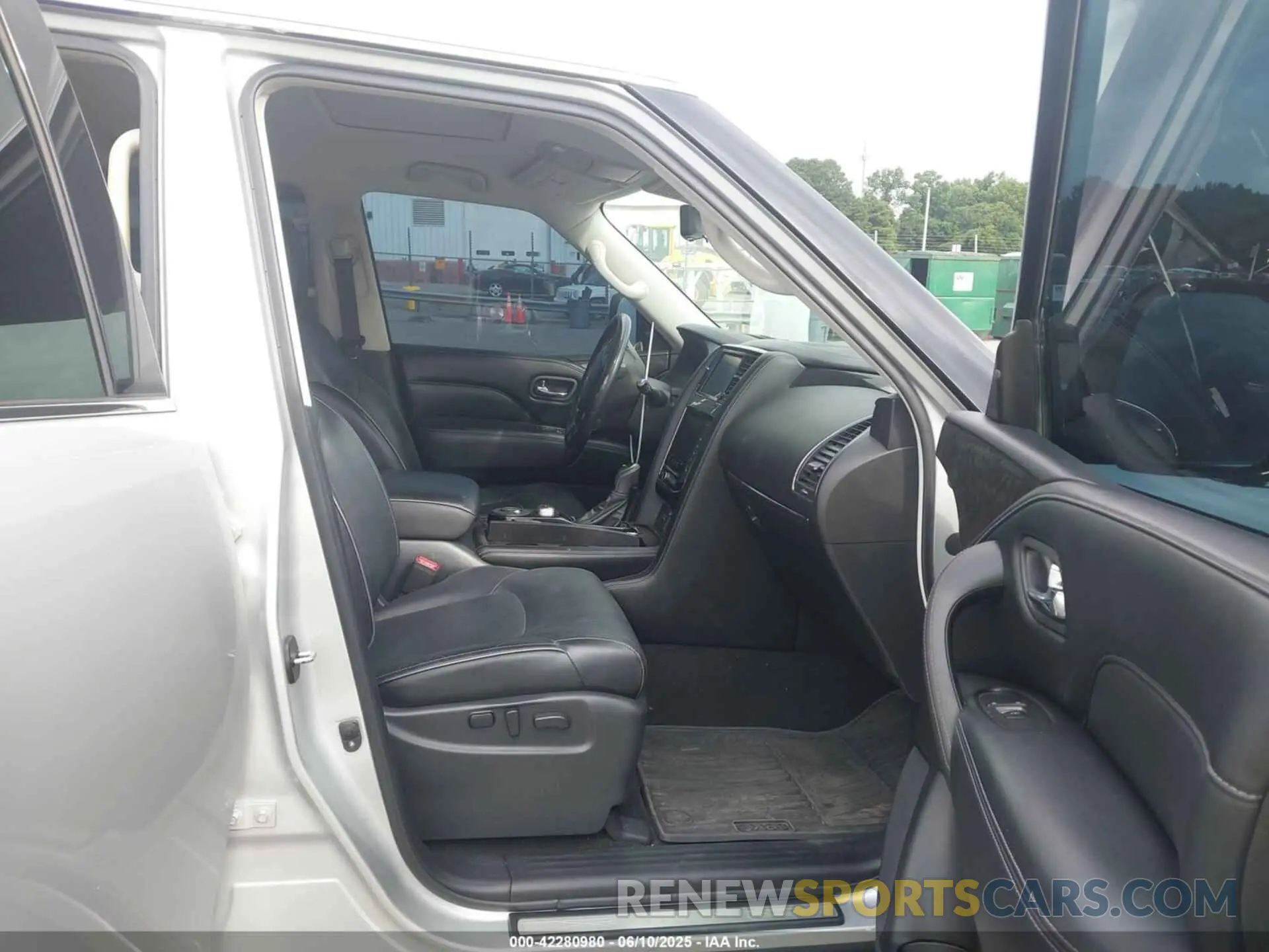 5 Photograph of a damaged car JN8AZ2AF2M9719720 INFINITI QX80 2021