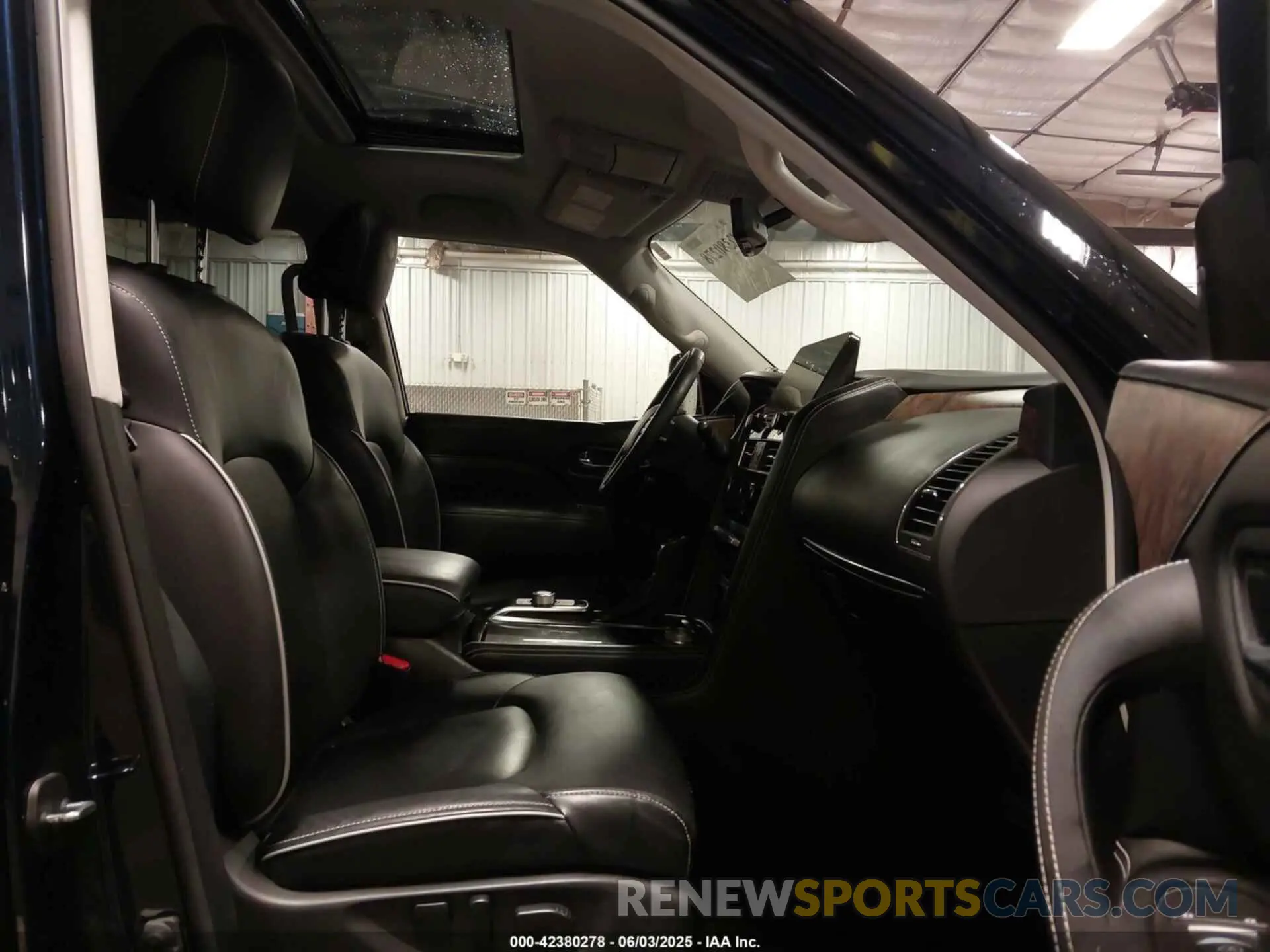 5 Photograph of a damaged car JN8AZ2AE2N9290488 INFINITI QX80 2022