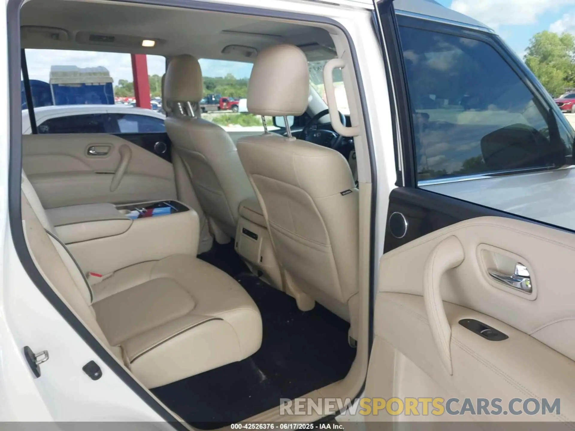8 Photograph of a damaged car JN8AZ2AF3N9740156 INFINITI QX80 2022